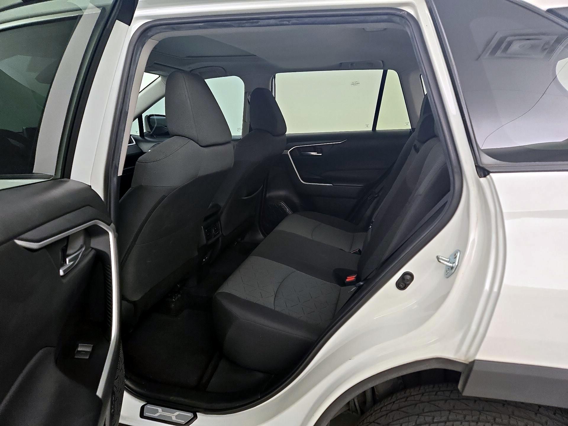 Thumbnail: 2023 Toyota RAV4 - 20