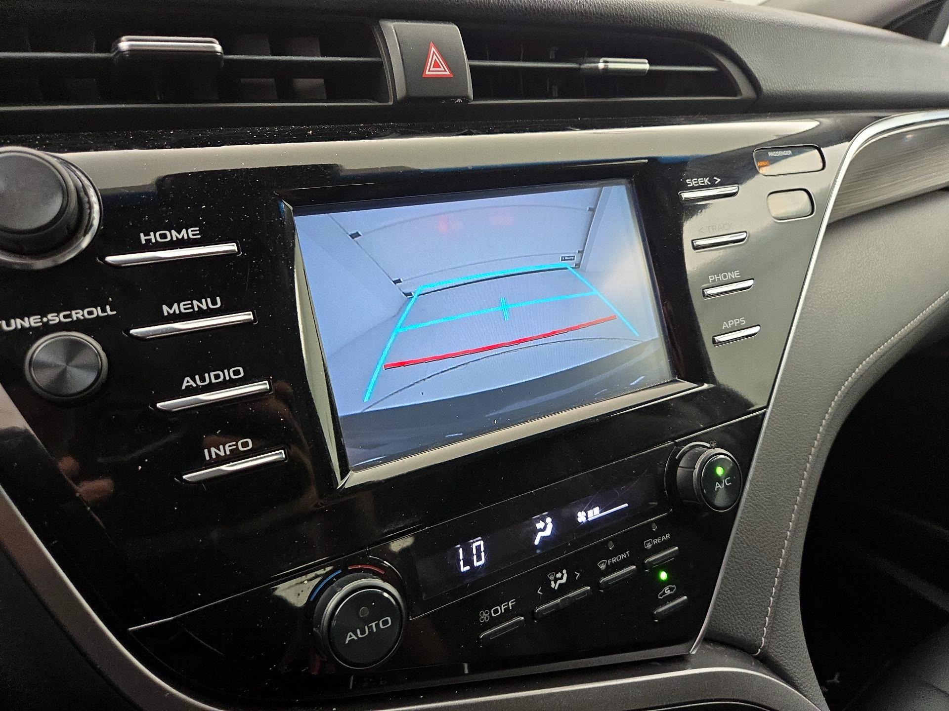 Thumbnail: 2018 Toyota Camry - 14