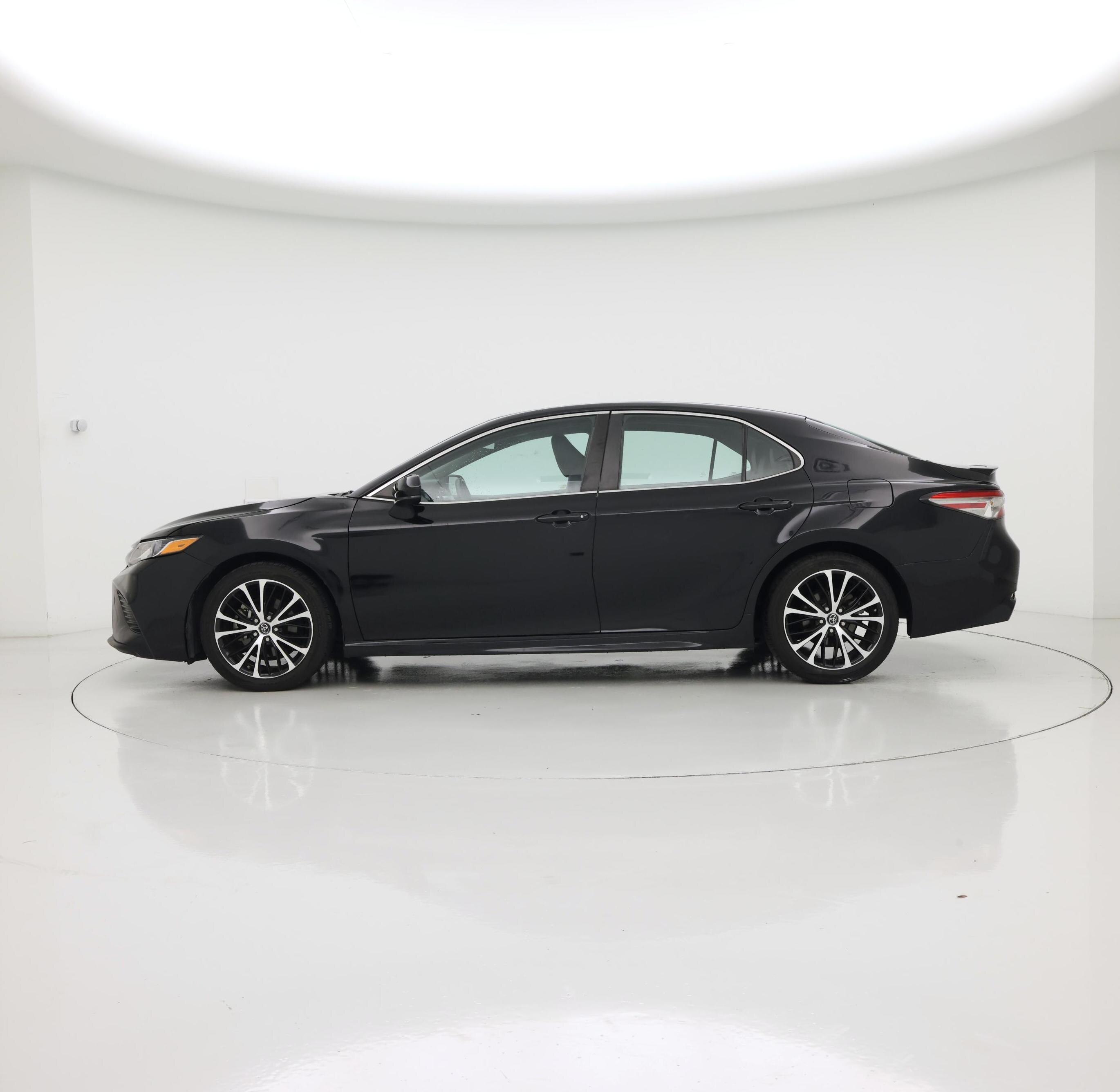 Thumbnail: 2018 Toyota Camry - 3
