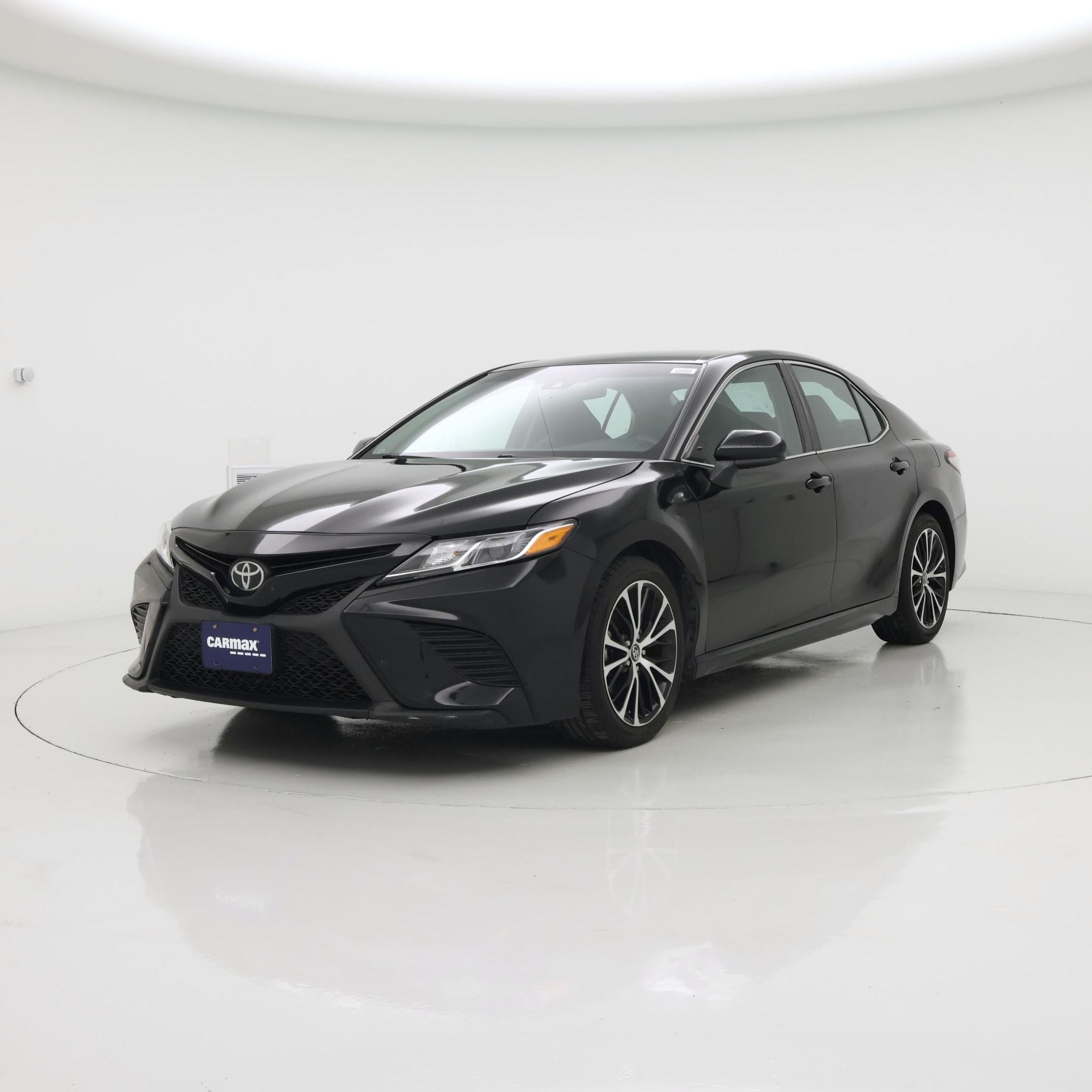Thumbnail: 2018 Toyota Camry - 4