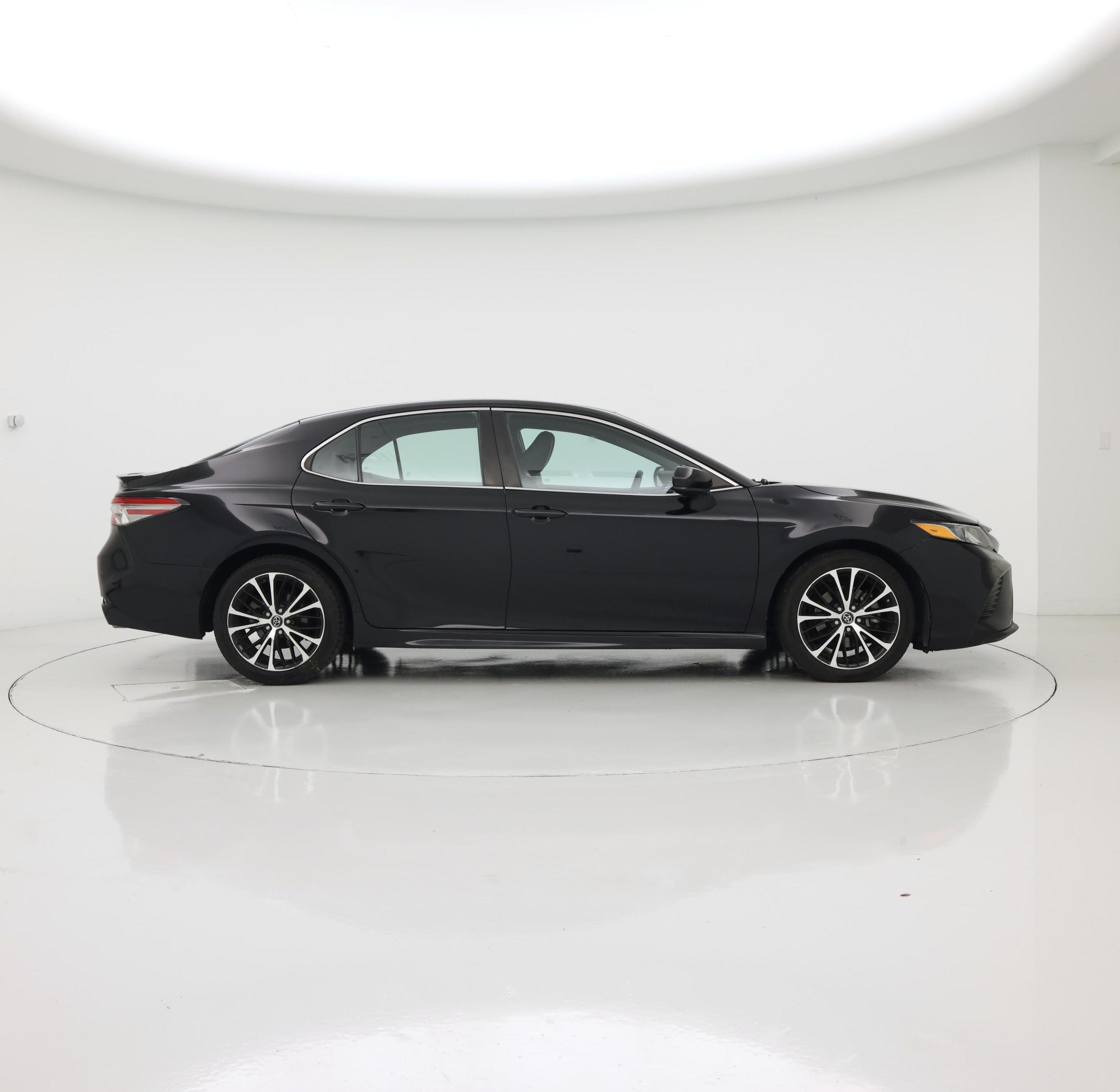 Thumbnail: 2018 Toyota Camry - 7