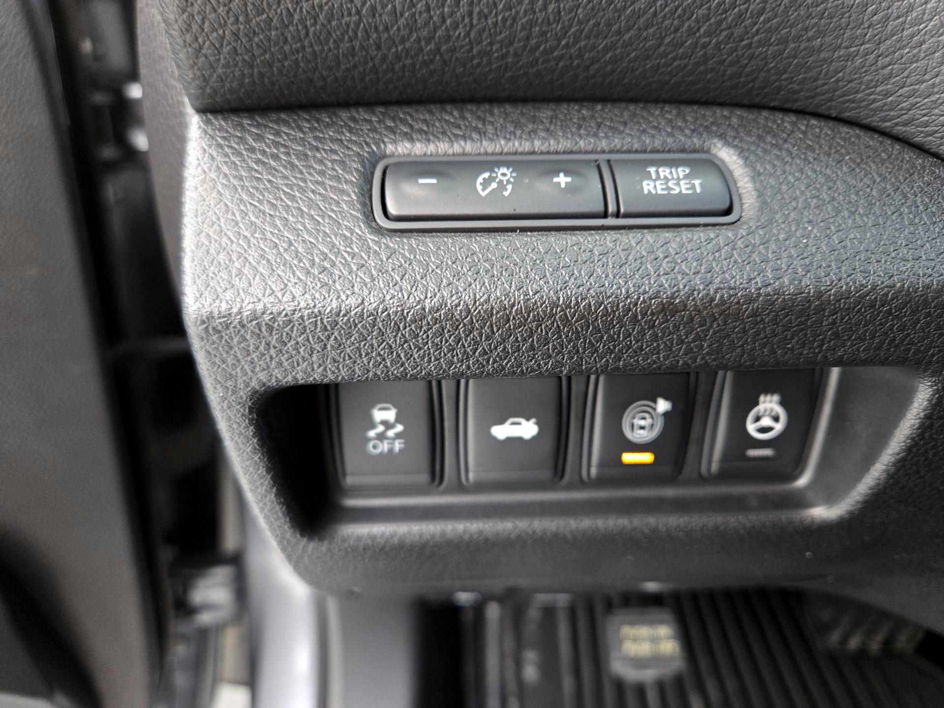 Thumbnail: 2015 Nissan Altima - 13