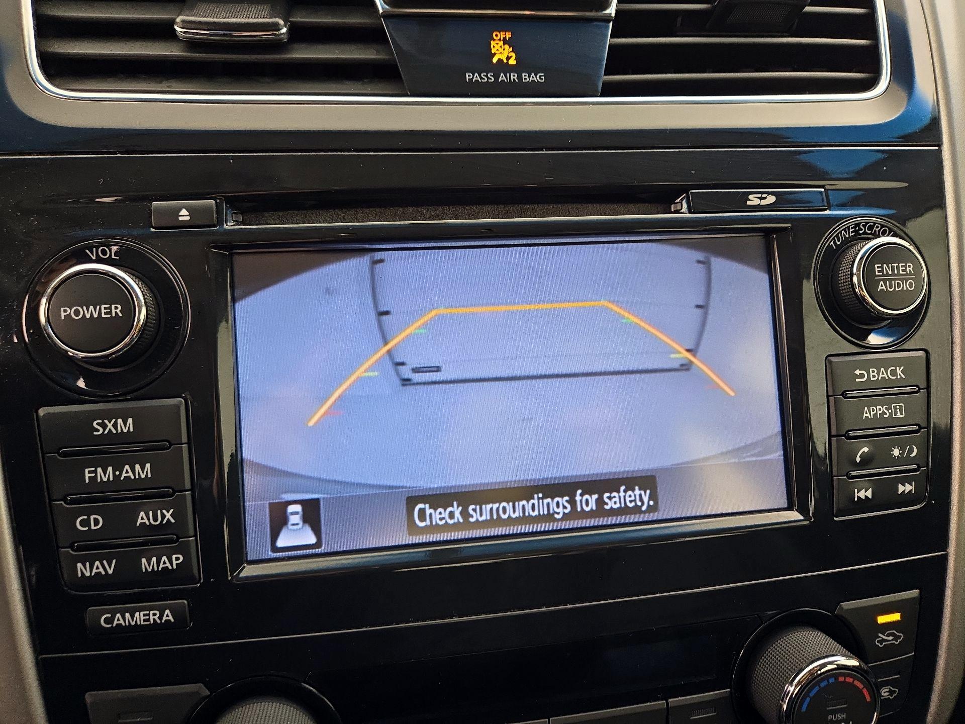 Thumbnail: 2015 Nissan Altima - 14