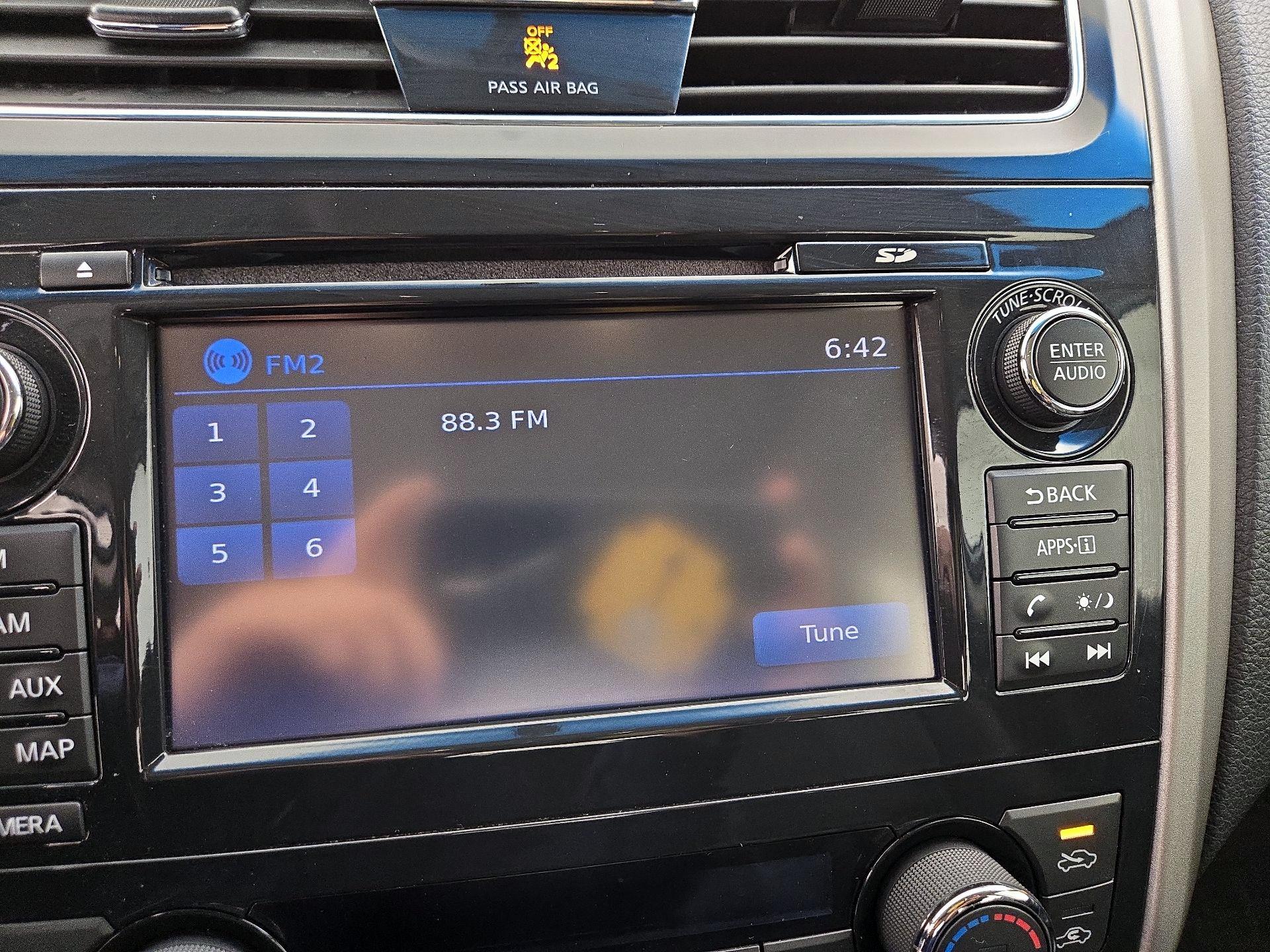 Thumbnail: 2015 Nissan Altima - 15