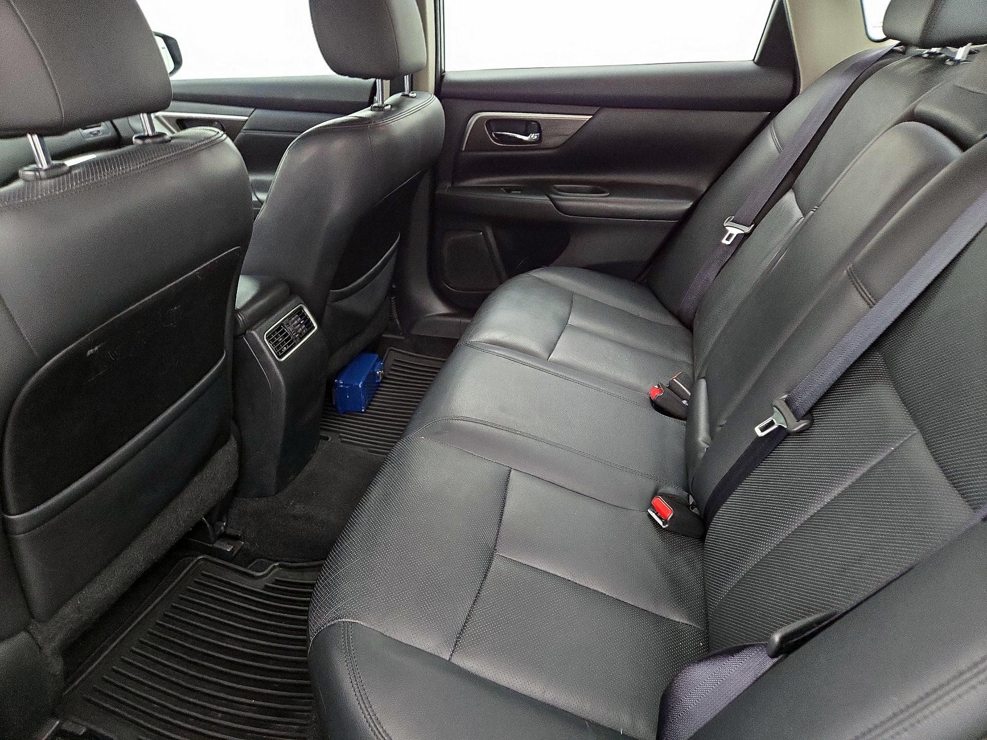 Thumbnail: 2015 Nissan Altima - 19