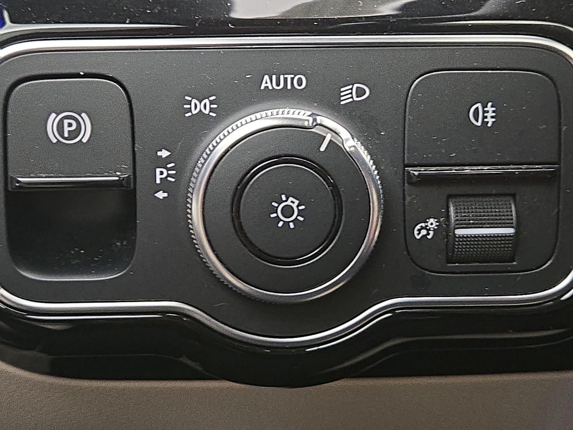 Thumbnail: 2020 Mercedes-Benz CLA - 13