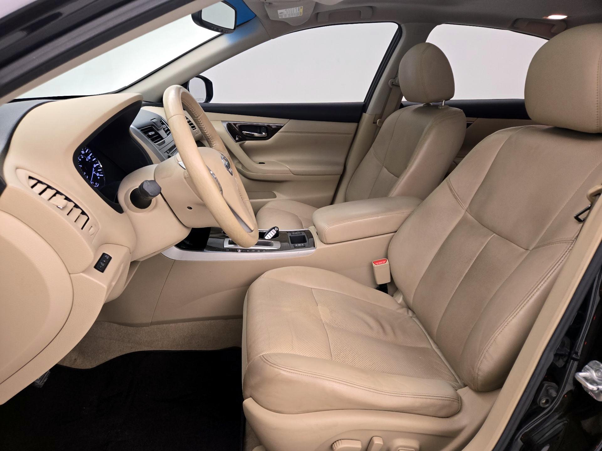 Thumbnail: 2014 Nissan Altima - 11