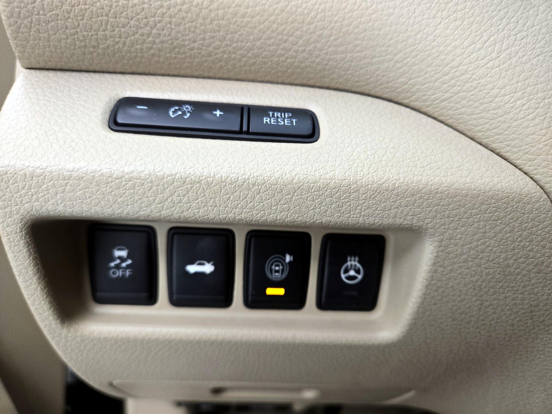 Thumbnail: 2014 Nissan Altima - 13