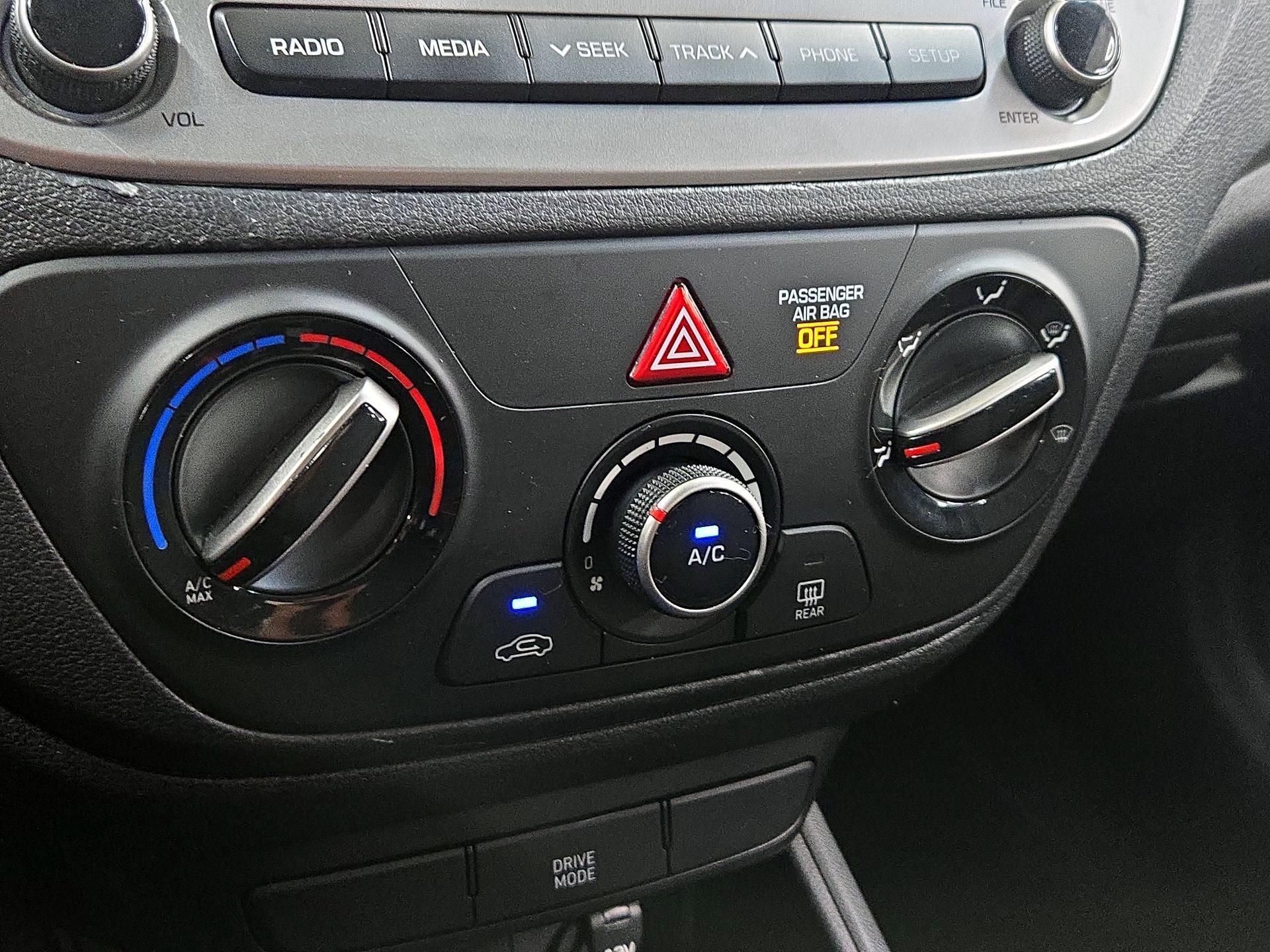 Thumbnail: 2018 Hyundai Accent - 16