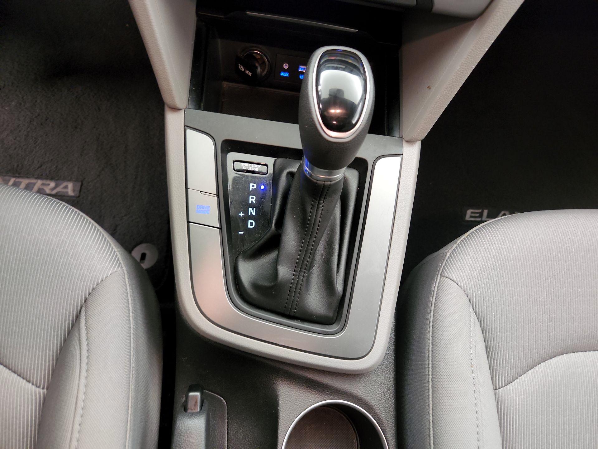 Thumbnail: 2018 Hyundai Elantra - 17