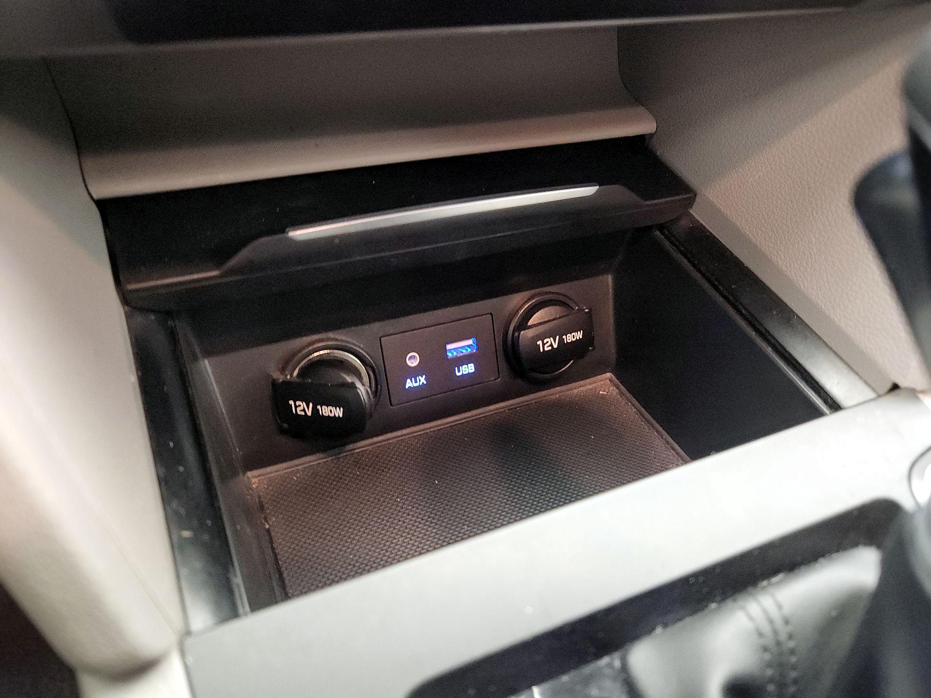 Thumbnail: 2018 Hyundai Elantra - 18