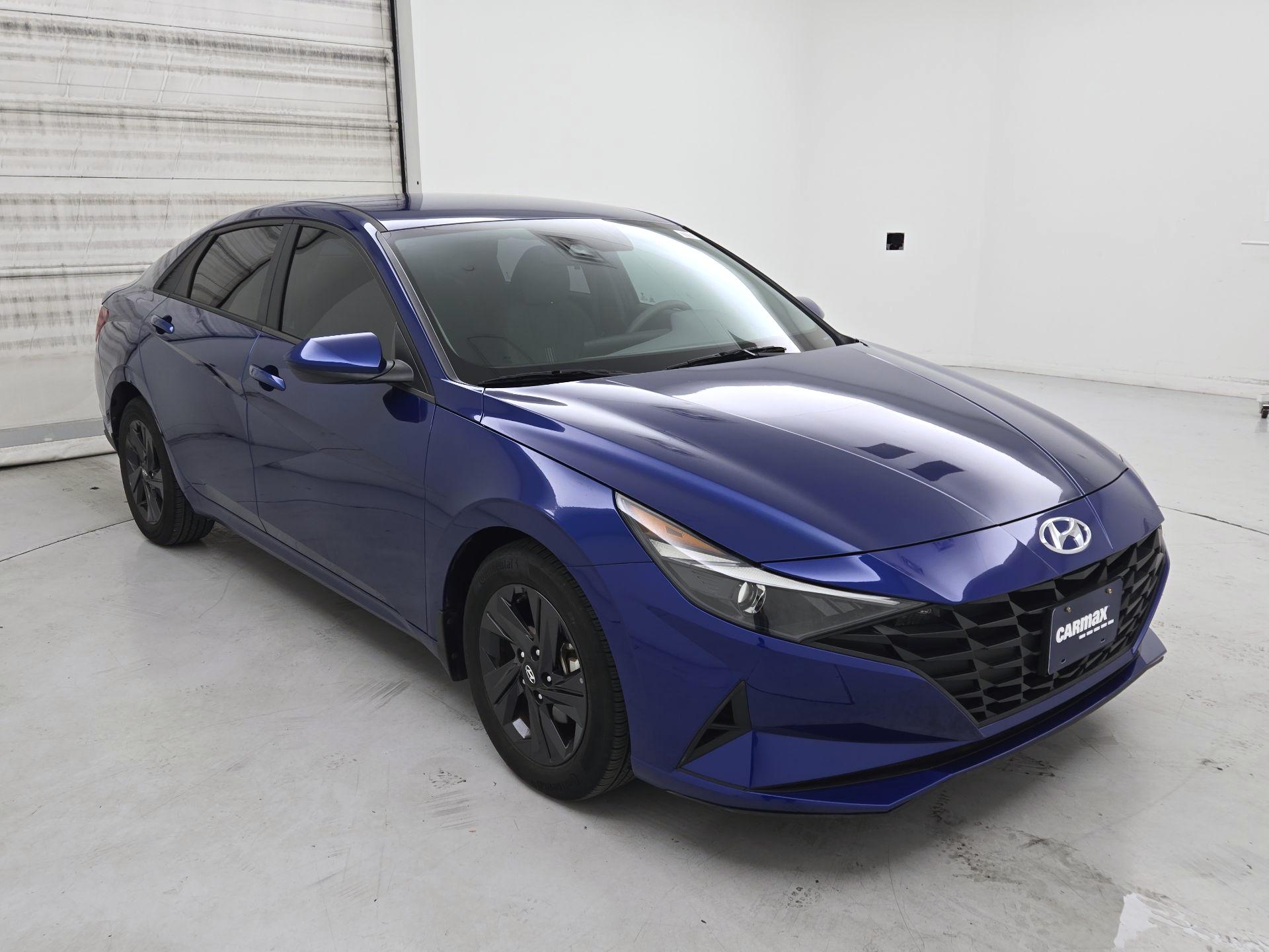 Thumbnail: 2022 Hyundai Elantra - 1