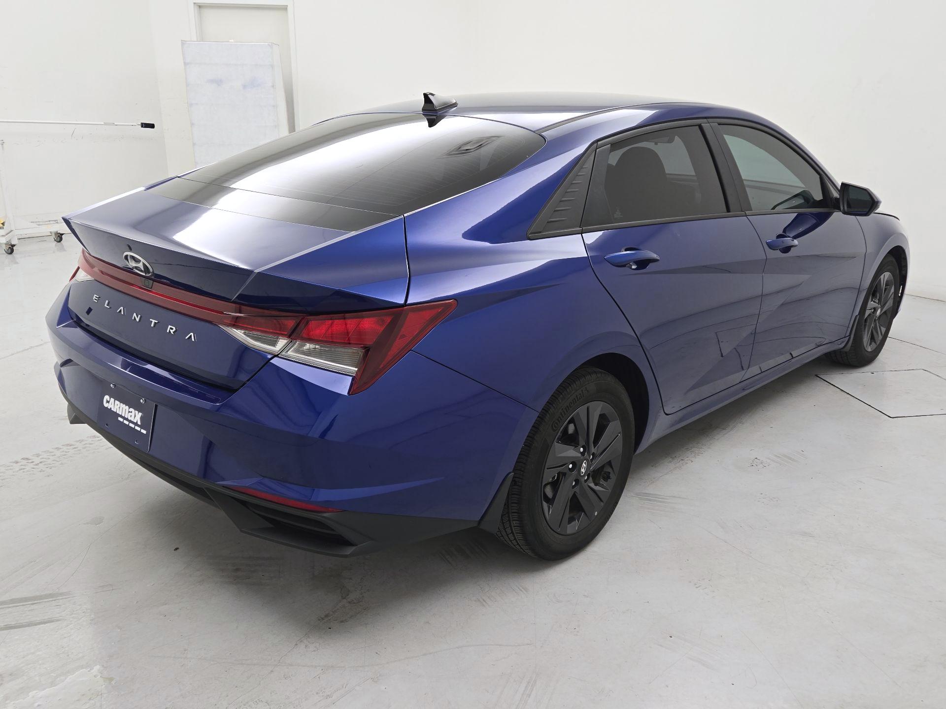 Thumbnail: 2022 Hyundai Elantra - 5