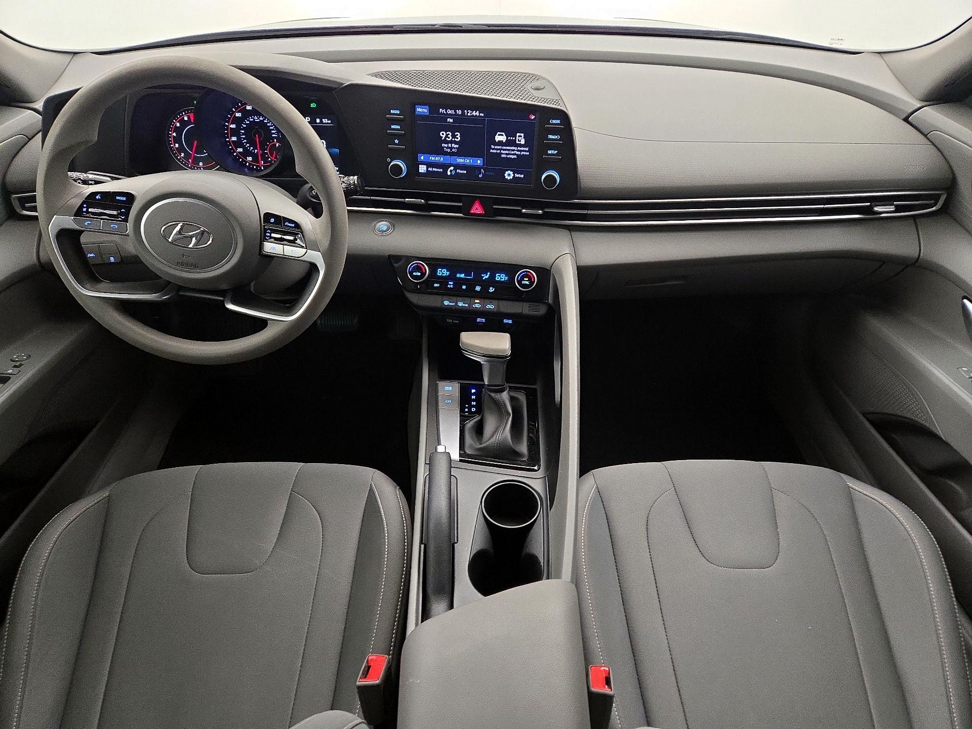 Thumbnail: 2022 Hyundai Elantra - 8