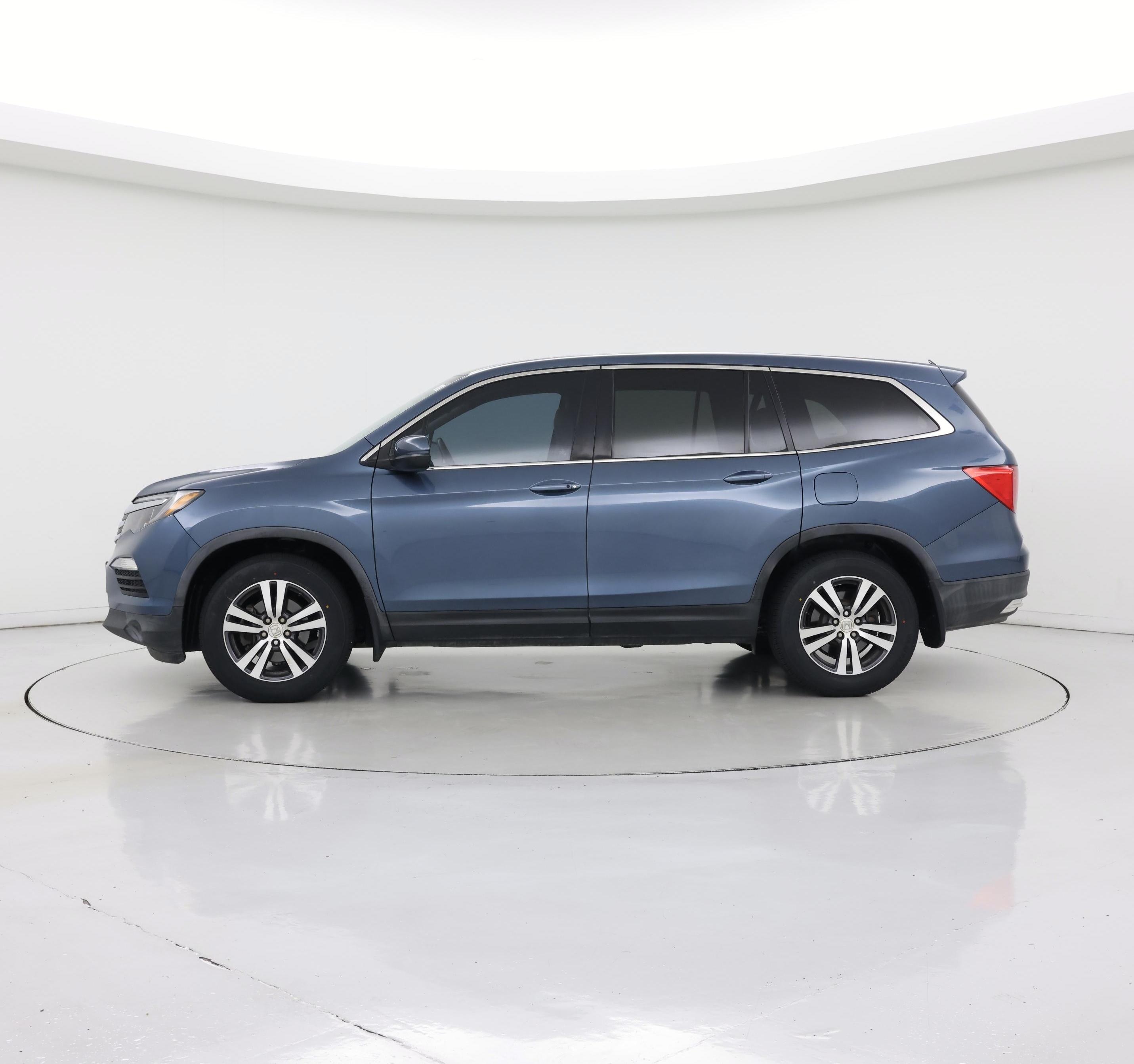Thumbnail: 2018 Honda Pilot - 3