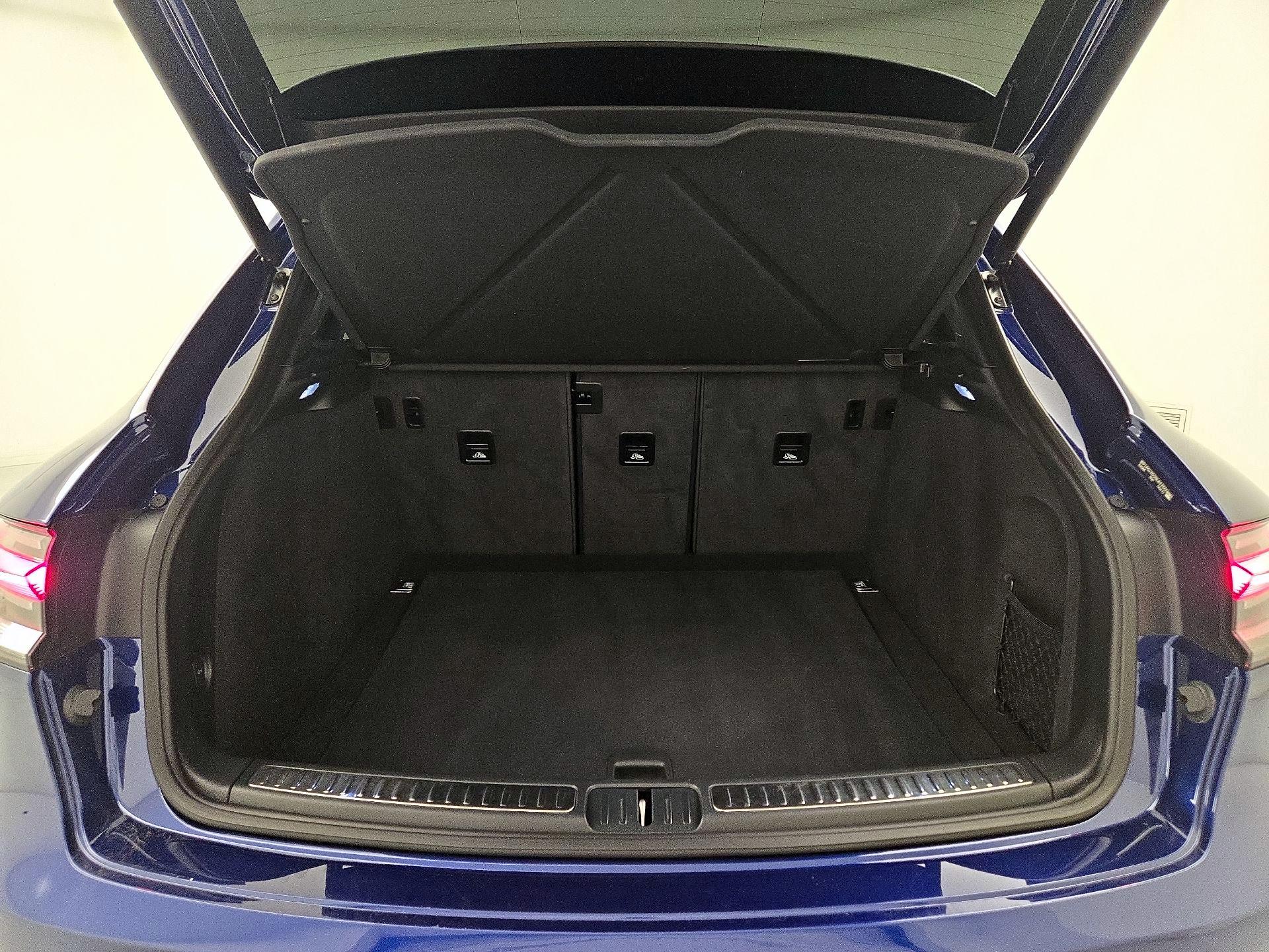 Thumbnail: 2022 Porsche Macan - 20