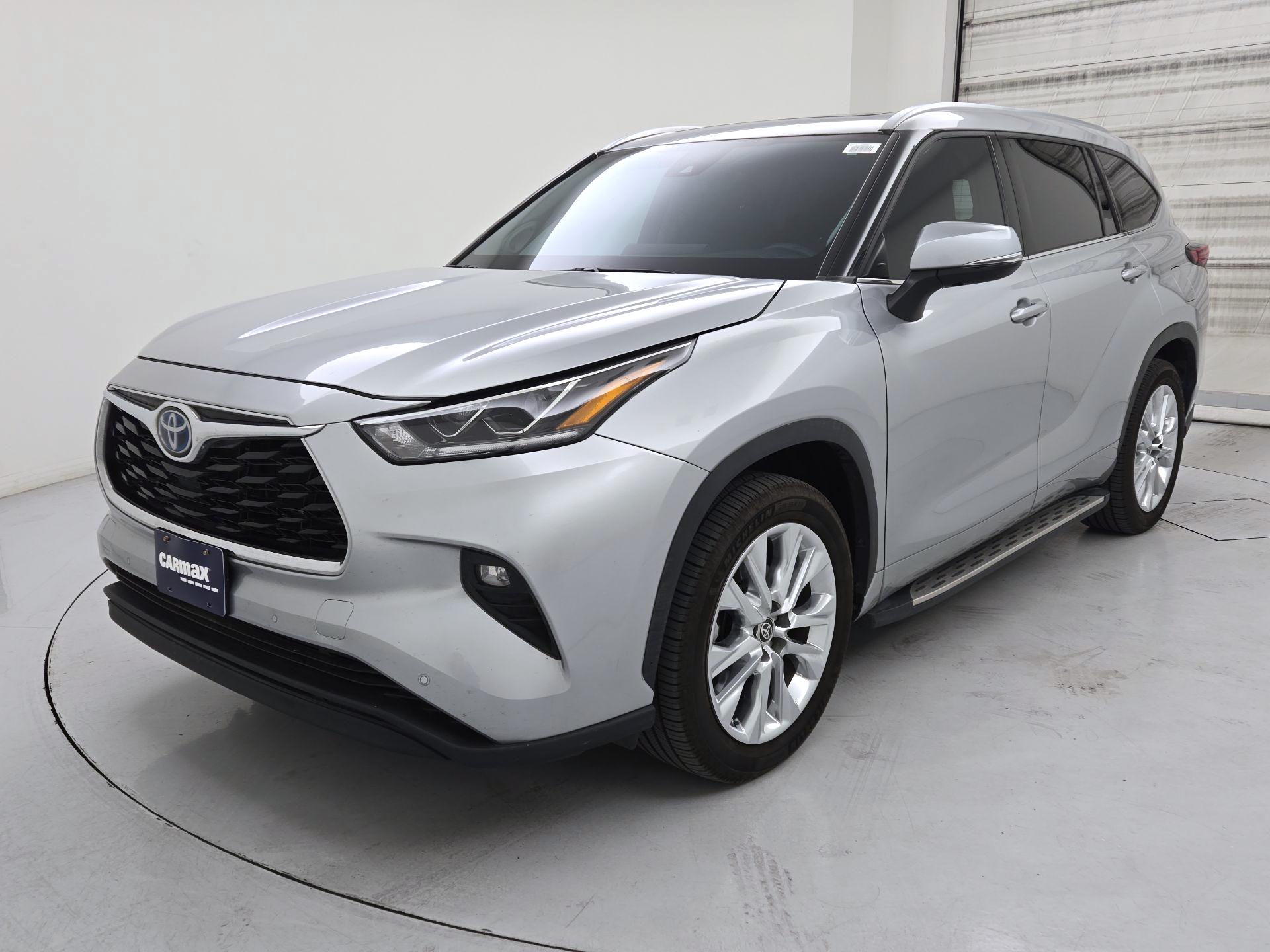 Thumbnail: 2023 Toyota Highlander - 3