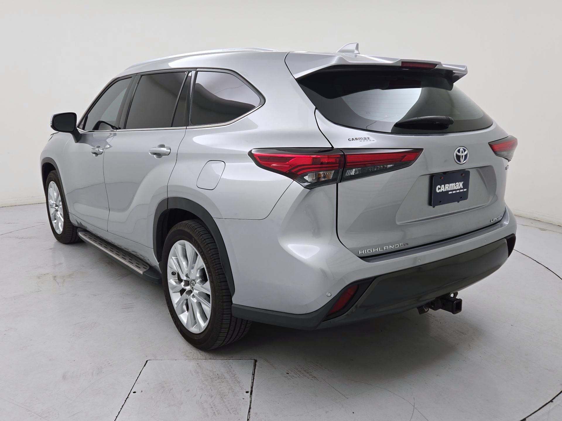 Thumbnail: 2023 Toyota Highlander - 7