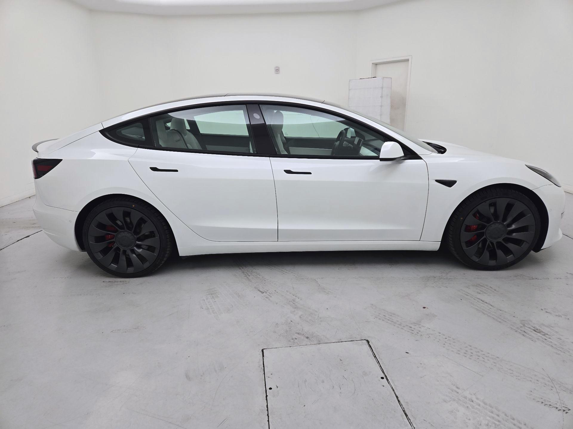 Thumbnail: 2021 Tesla Model 3 - 4