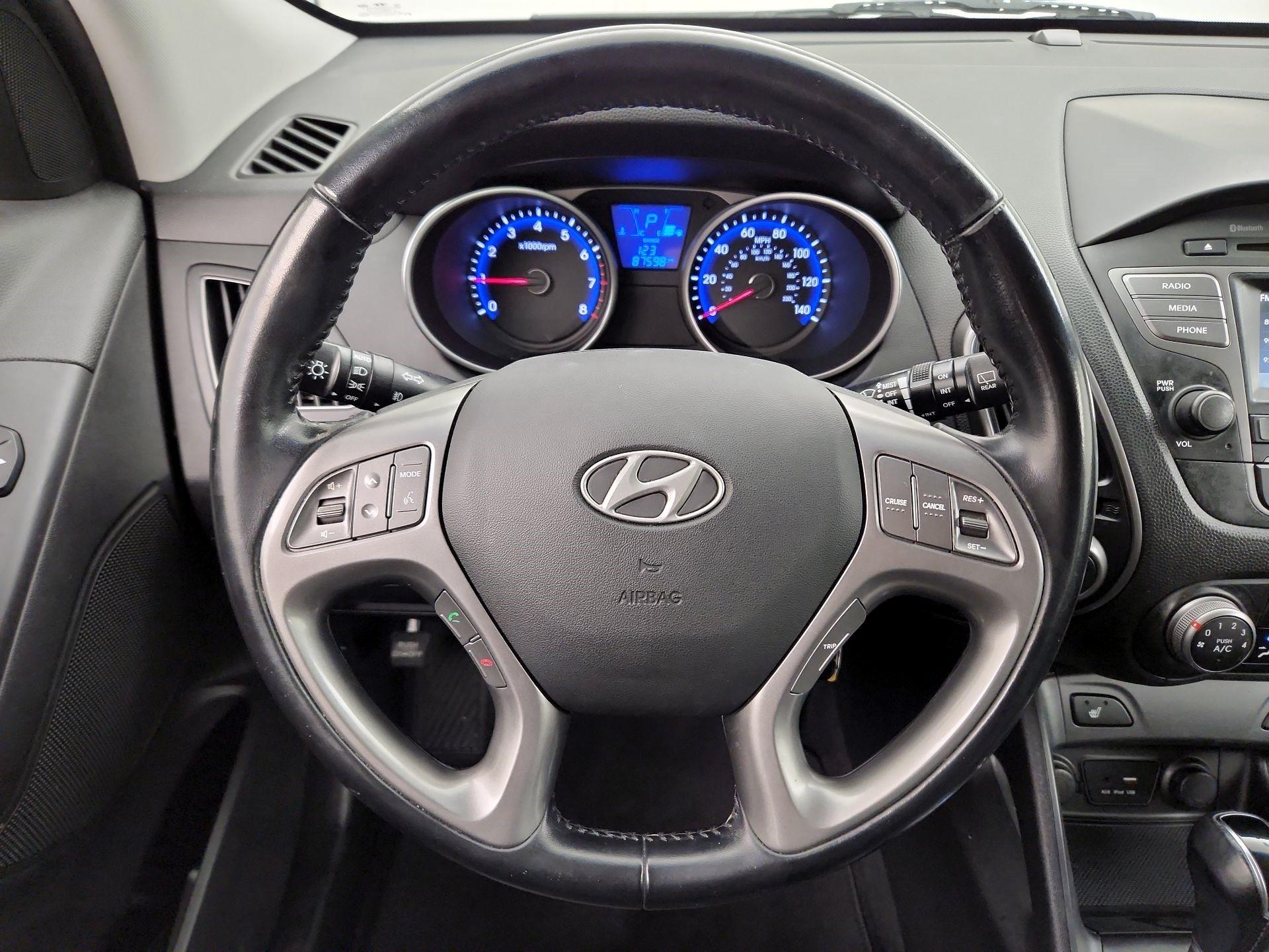 Thumbnail: 2015 Hyundai Tucson - 10
