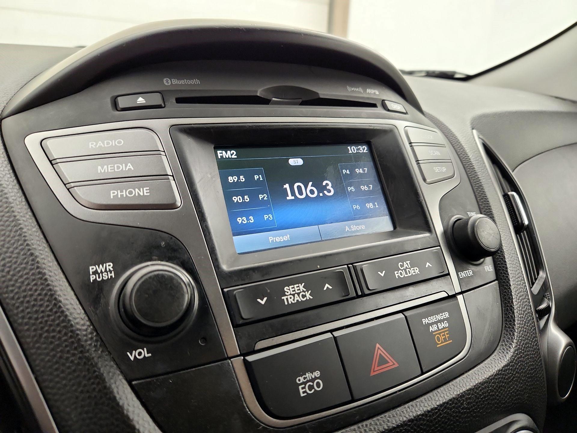 Thumbnail: 2015 Hyundai Tucson - 15