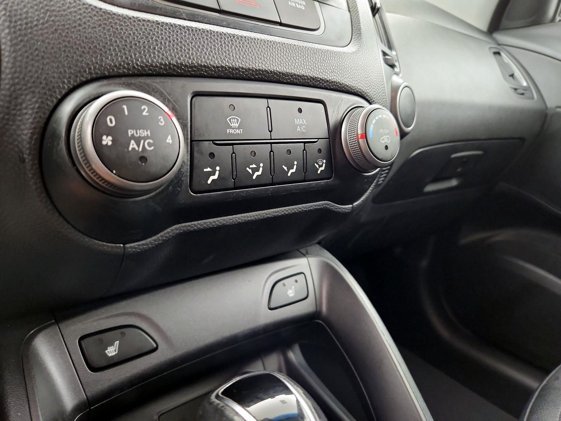 Thumbnail: 2015 Hyundai Tucson - 16