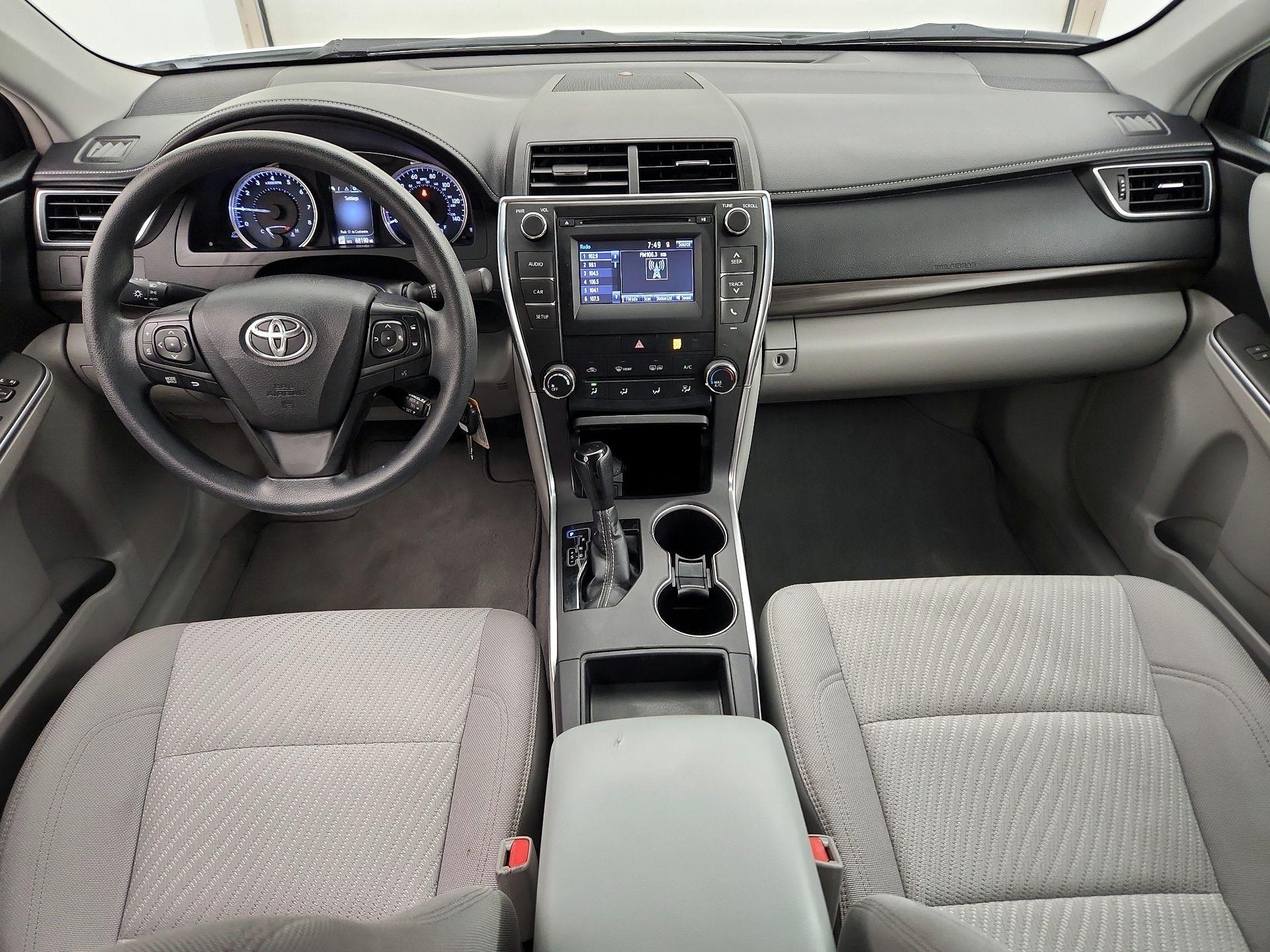 Thumbnail: 2017 Toyota Camry - 9
