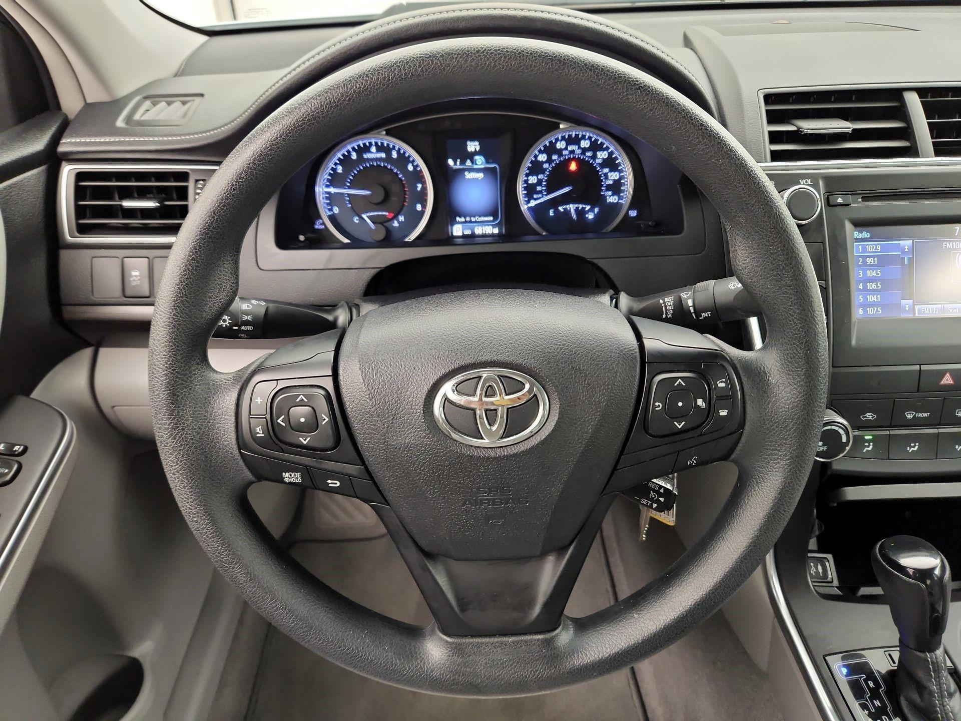 Thumbnail: 2017 Toyota Camry - 10