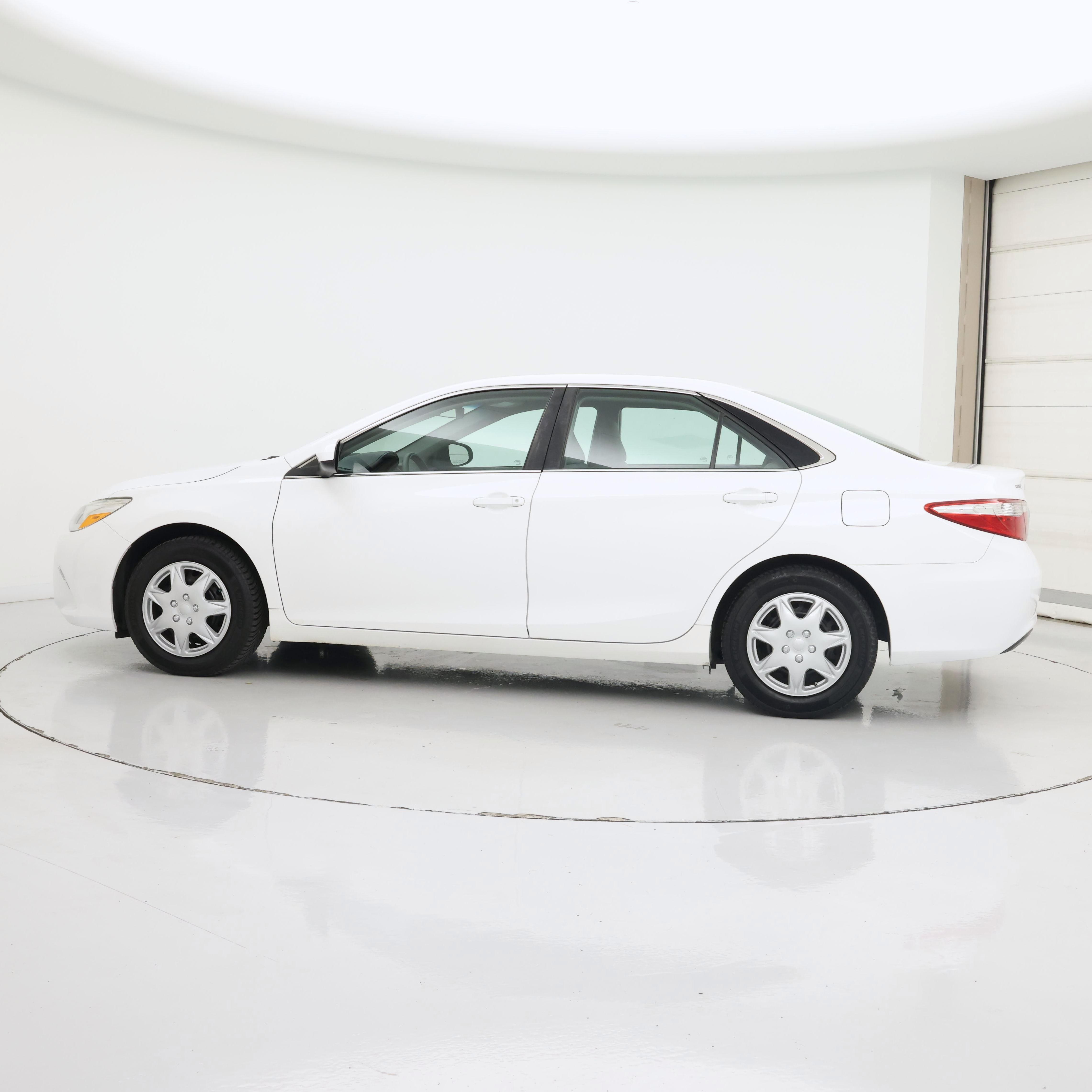 Thumbnail: 2017 Toyota Camry - 3
