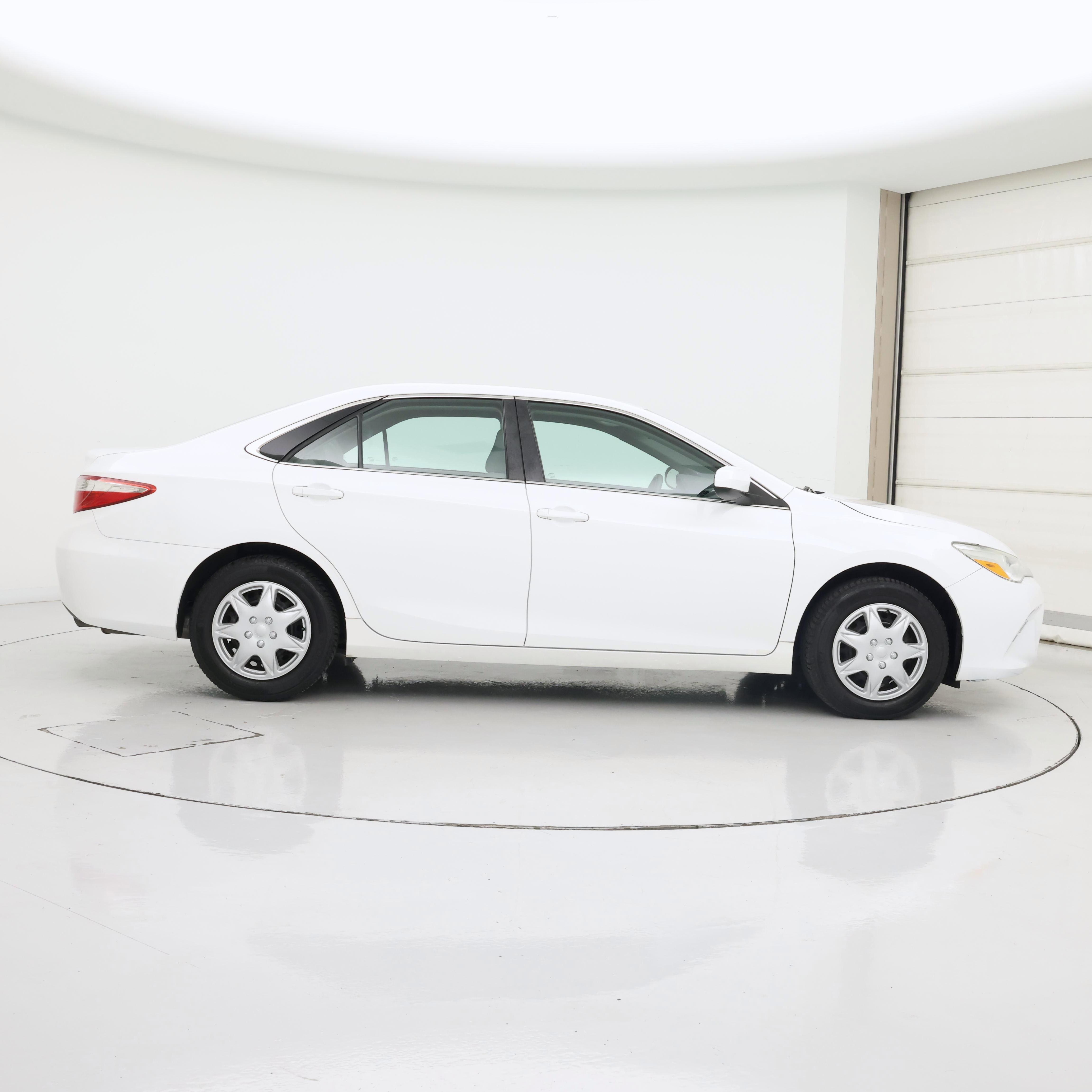 Thumbnail: 2017 Toyota Camry - 7