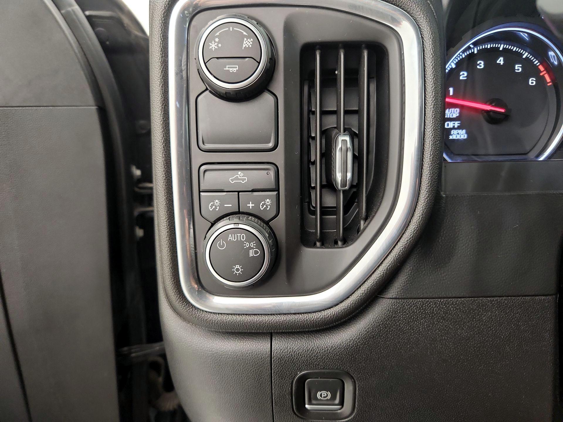 Thumbnail: 2019 Chevrolet Silverado 1500 - 13