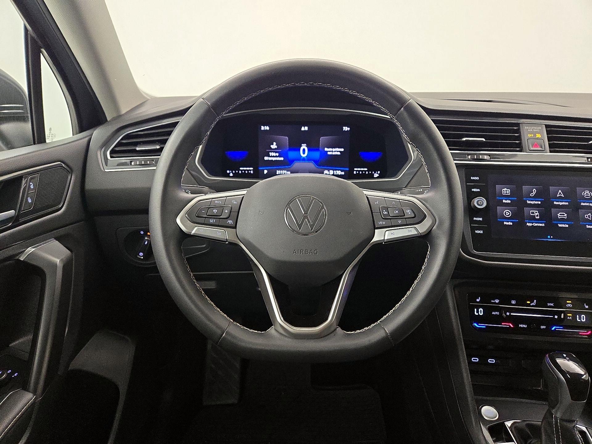 Thumbnail: 2023 Volkswagen Tiguan - 10