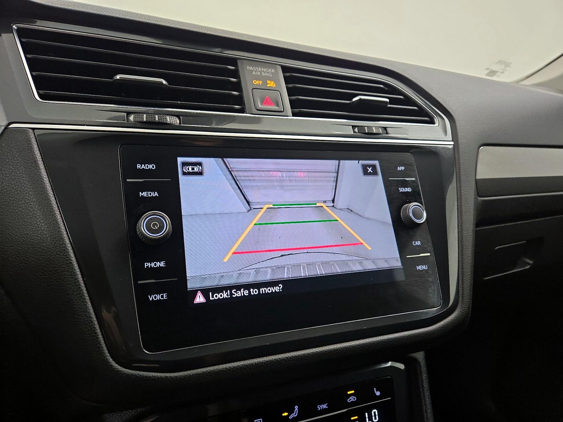 Thumbnail: 2023 Volkswagen Tiguan - 14