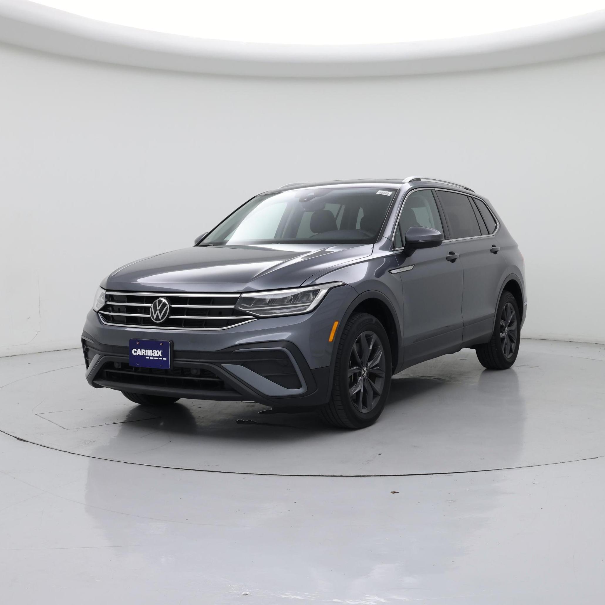 Thumbnail: 2023 Volkswagen Tiguan - 4