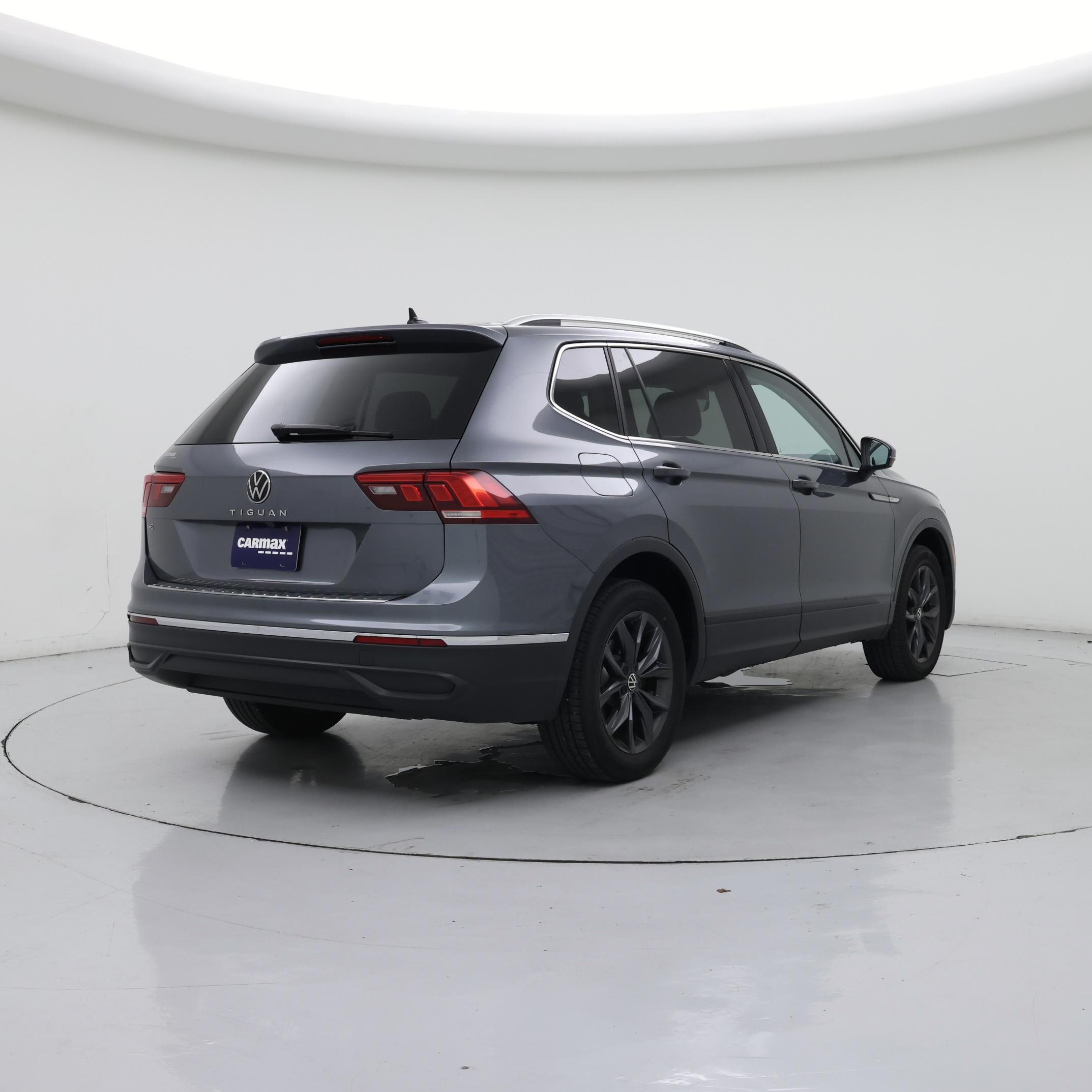 Thumbnail: 2023 Volkswagen Tiguan - 8