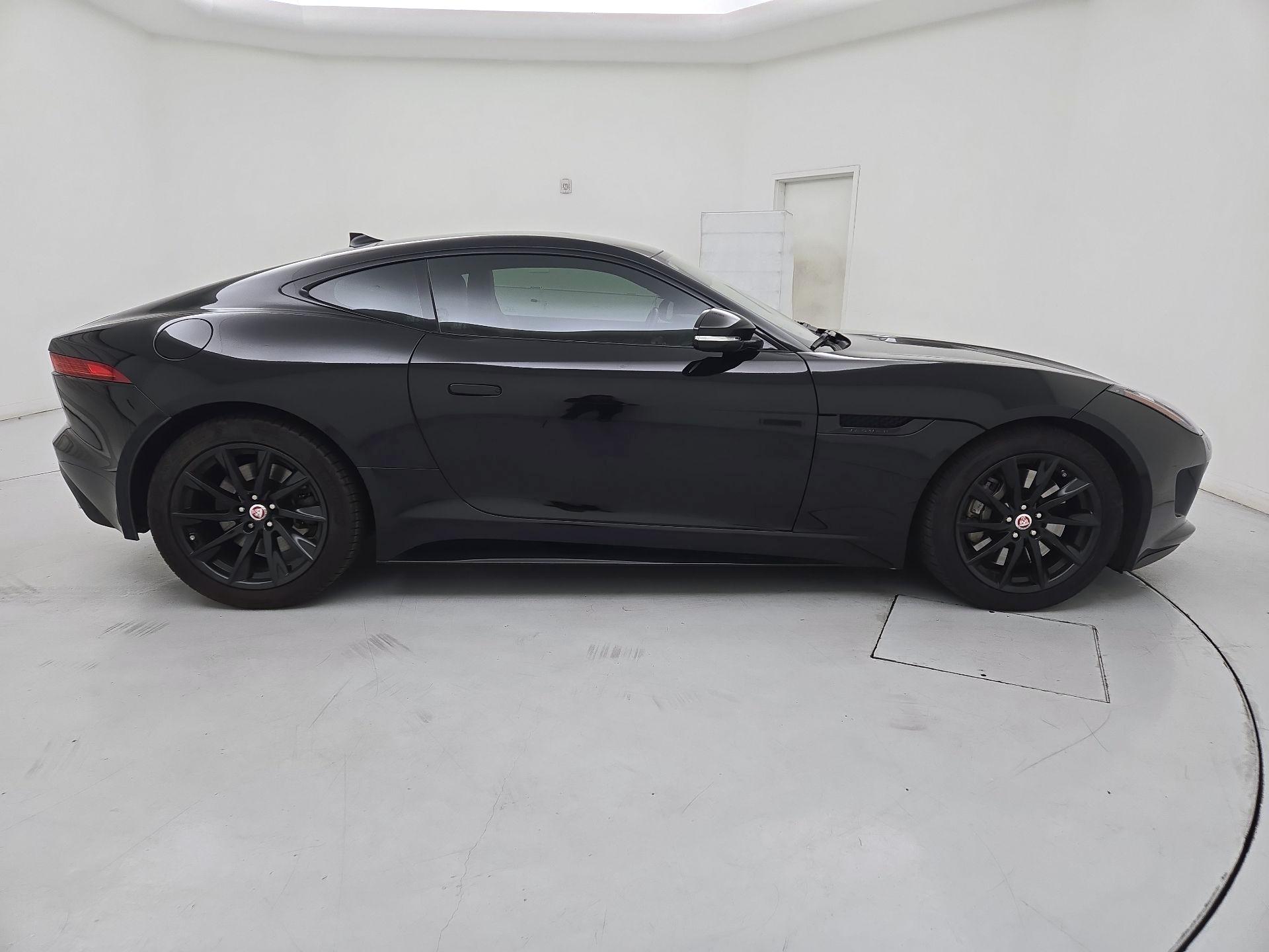 Thumbnail: 2017 Jaguar F-Type - 4