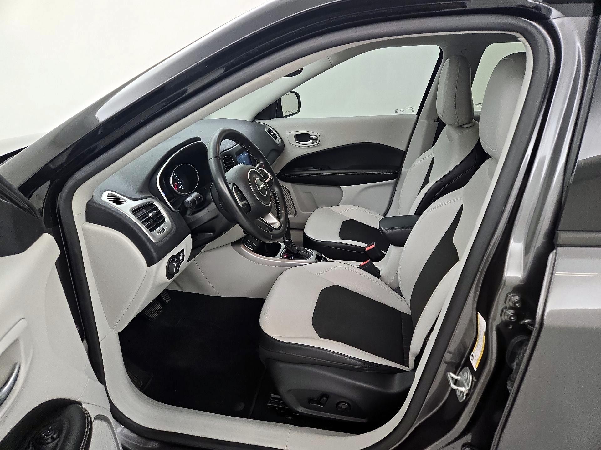 Thumbnail: 2020 Jeep Compass - 9