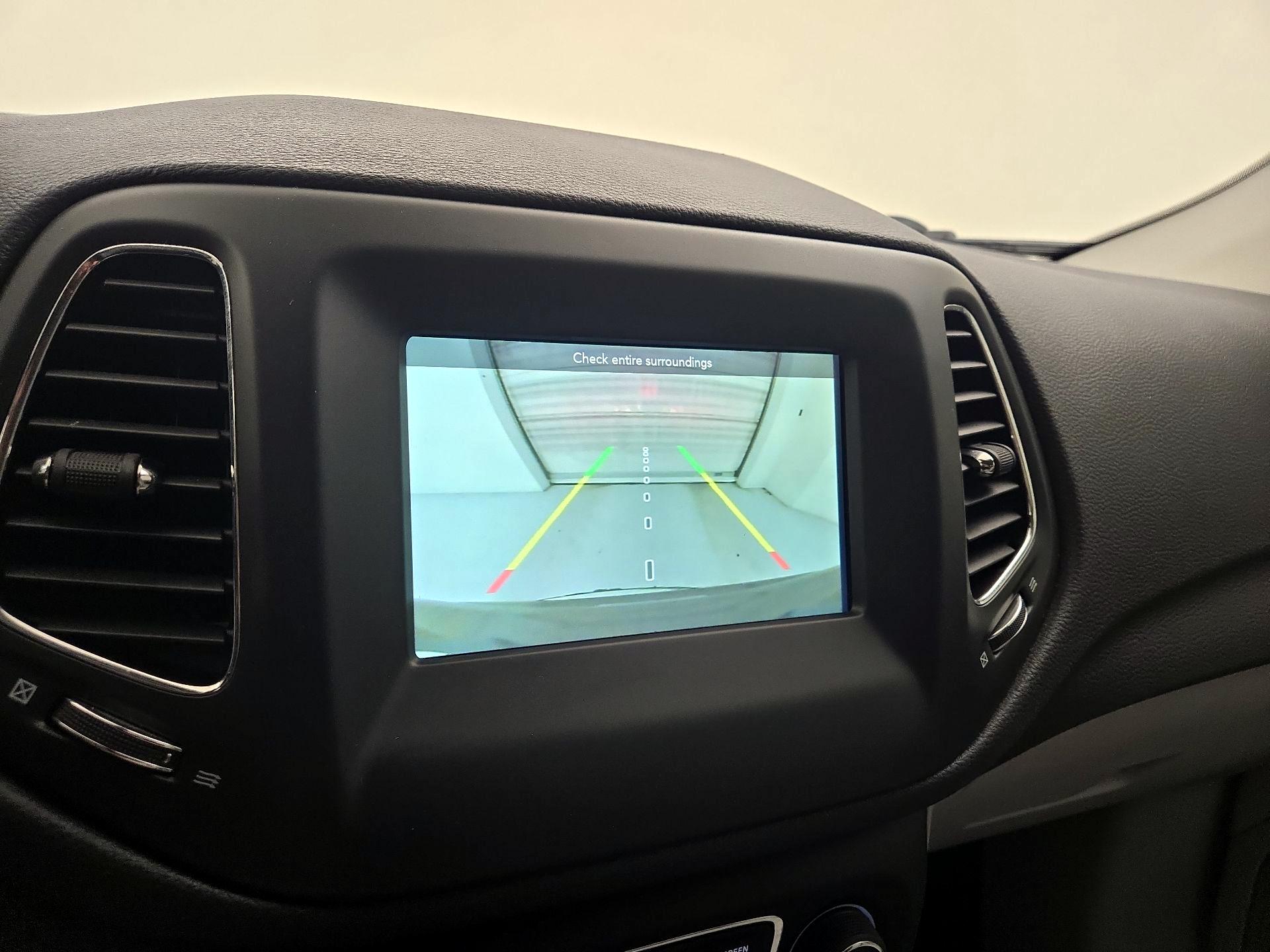 Thumbnail: 2020 Jeep Compass - 12