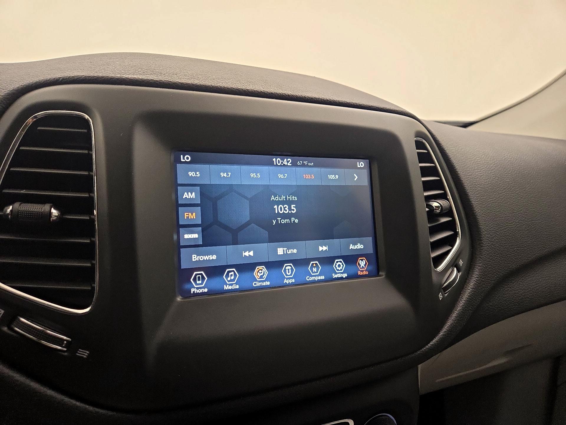 Thumbnail: 2020 Jeep Compass - 13