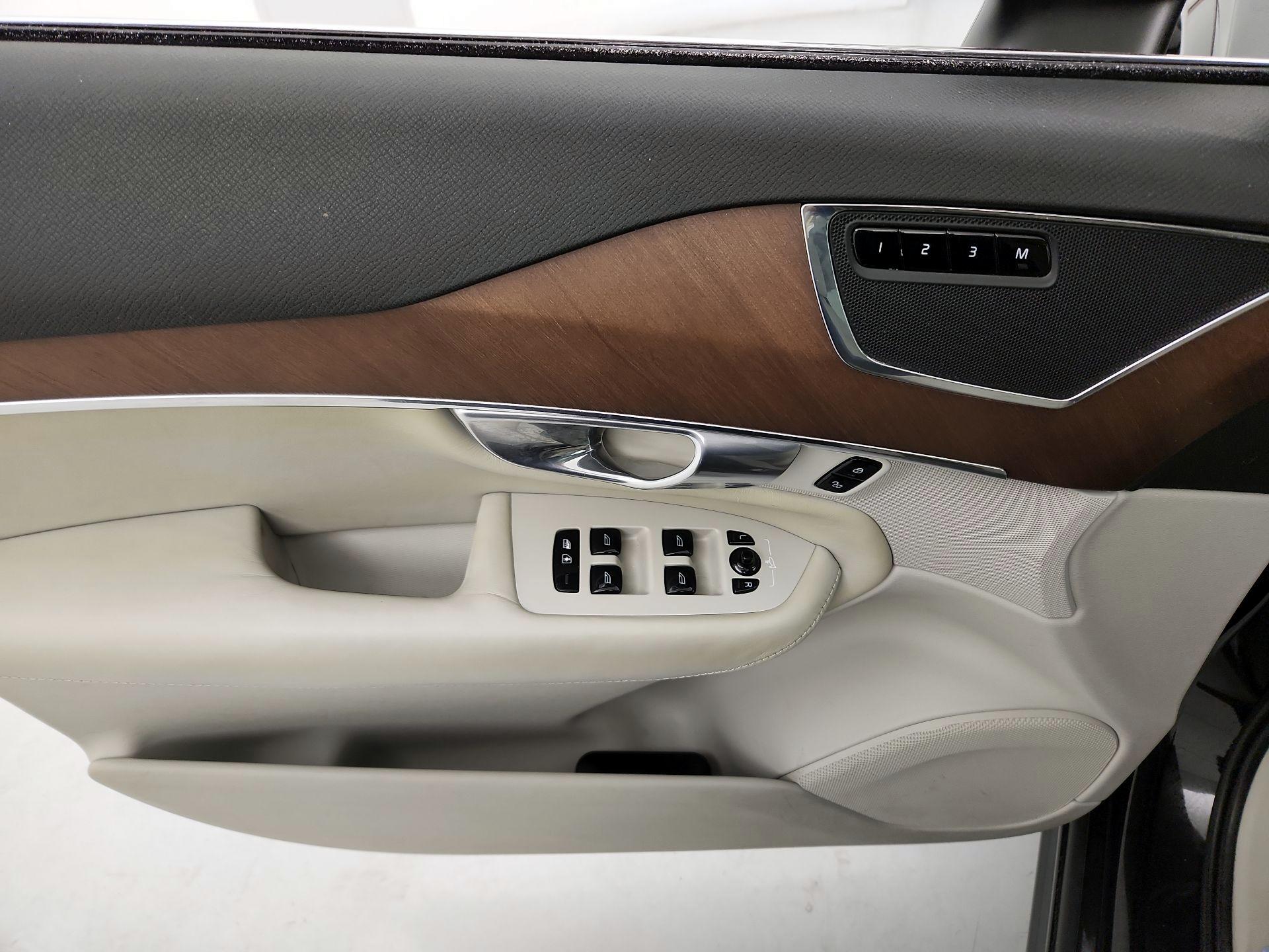 Thumbnail: 2017 Volvo XC90 - 12