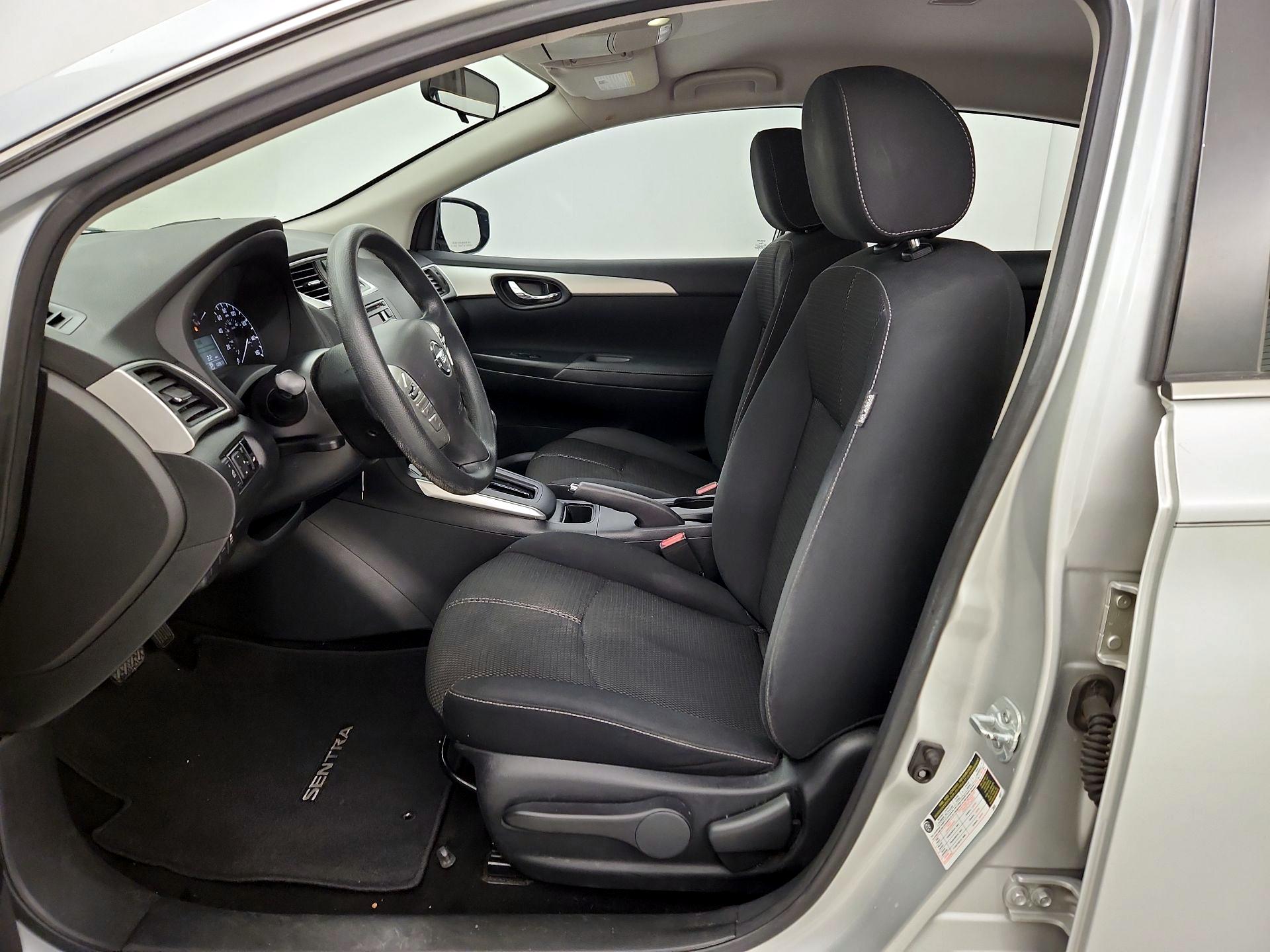 Thumbnail: 2017 Nissan Sentra - 11