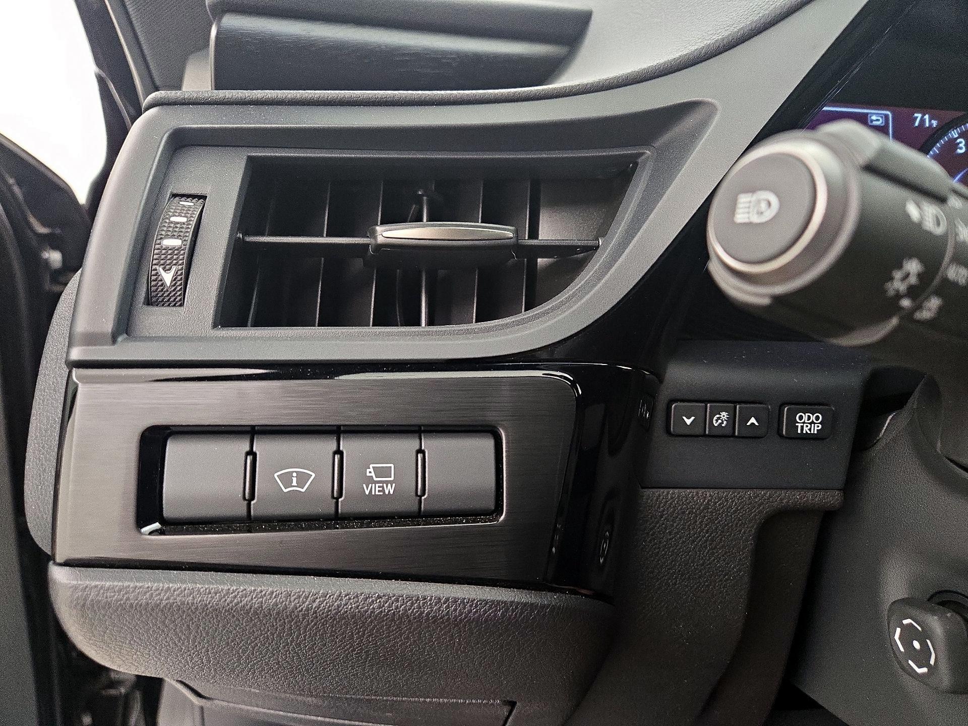 Thumbnail: 2023 Lexus ES - 11