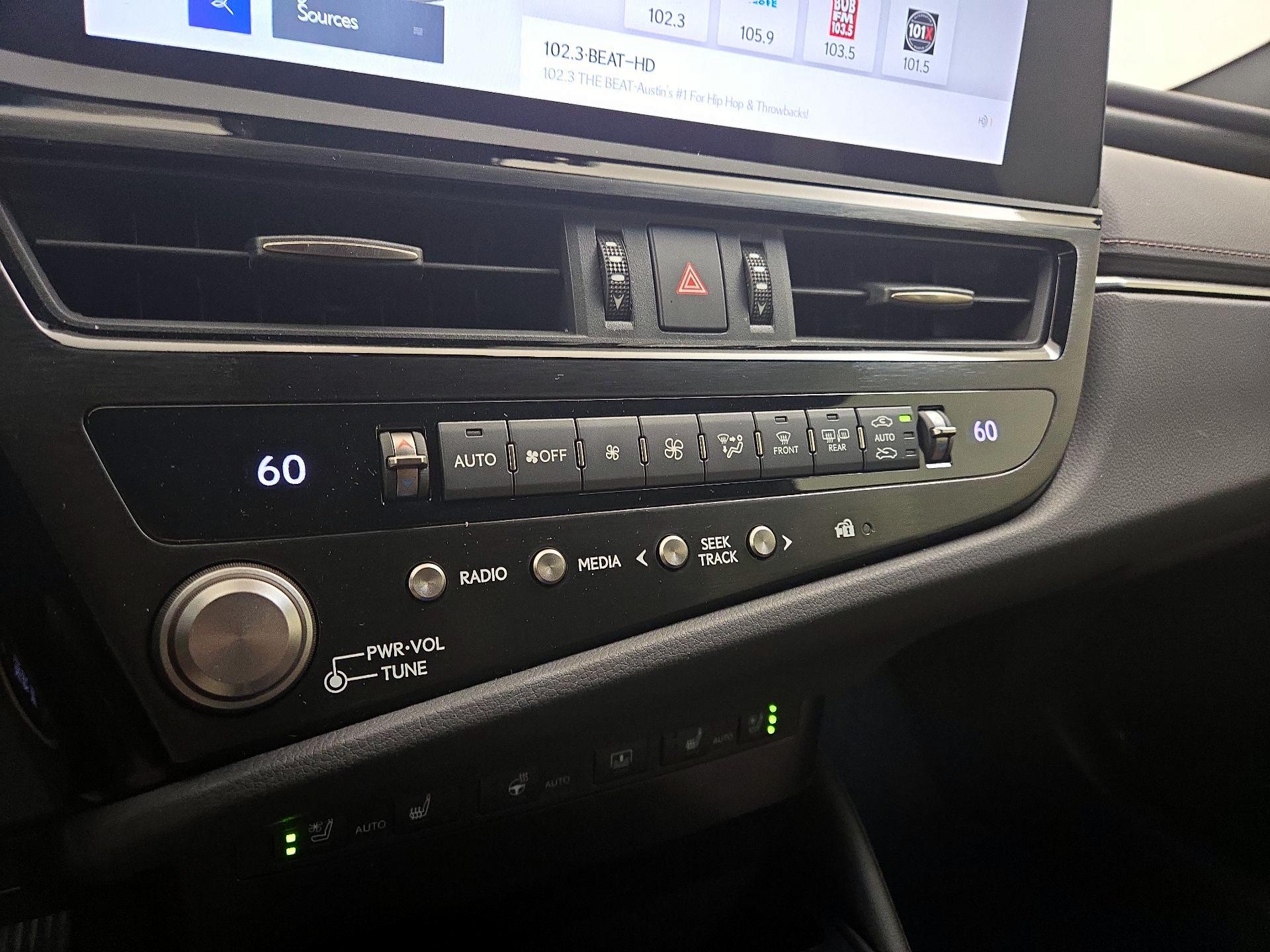 Thumbnail: 2023 Lexus ES - 15