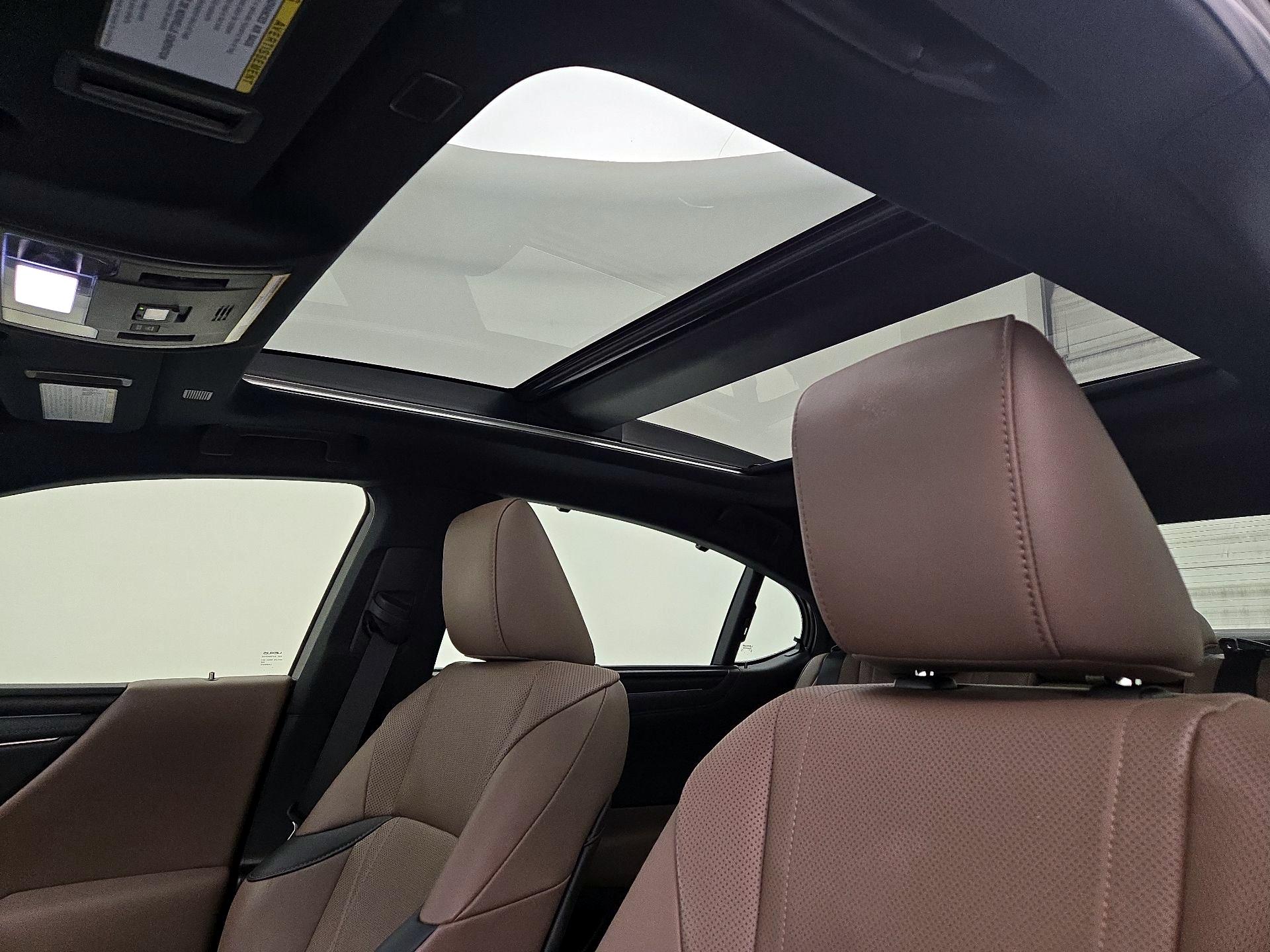 Thumbnail: 2023 Lexus ES - 18