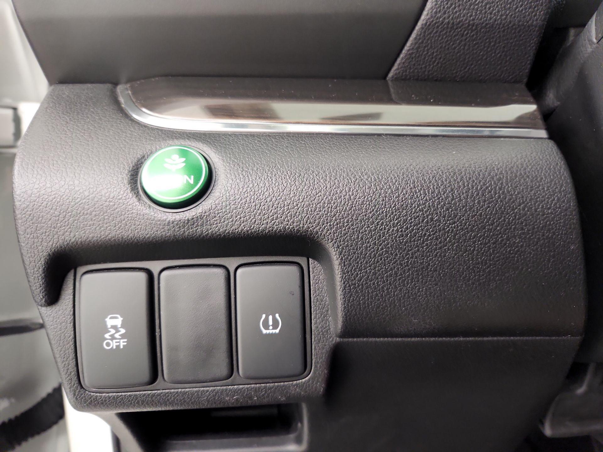 Thumbnail: 2015 Honda CR-V - 13