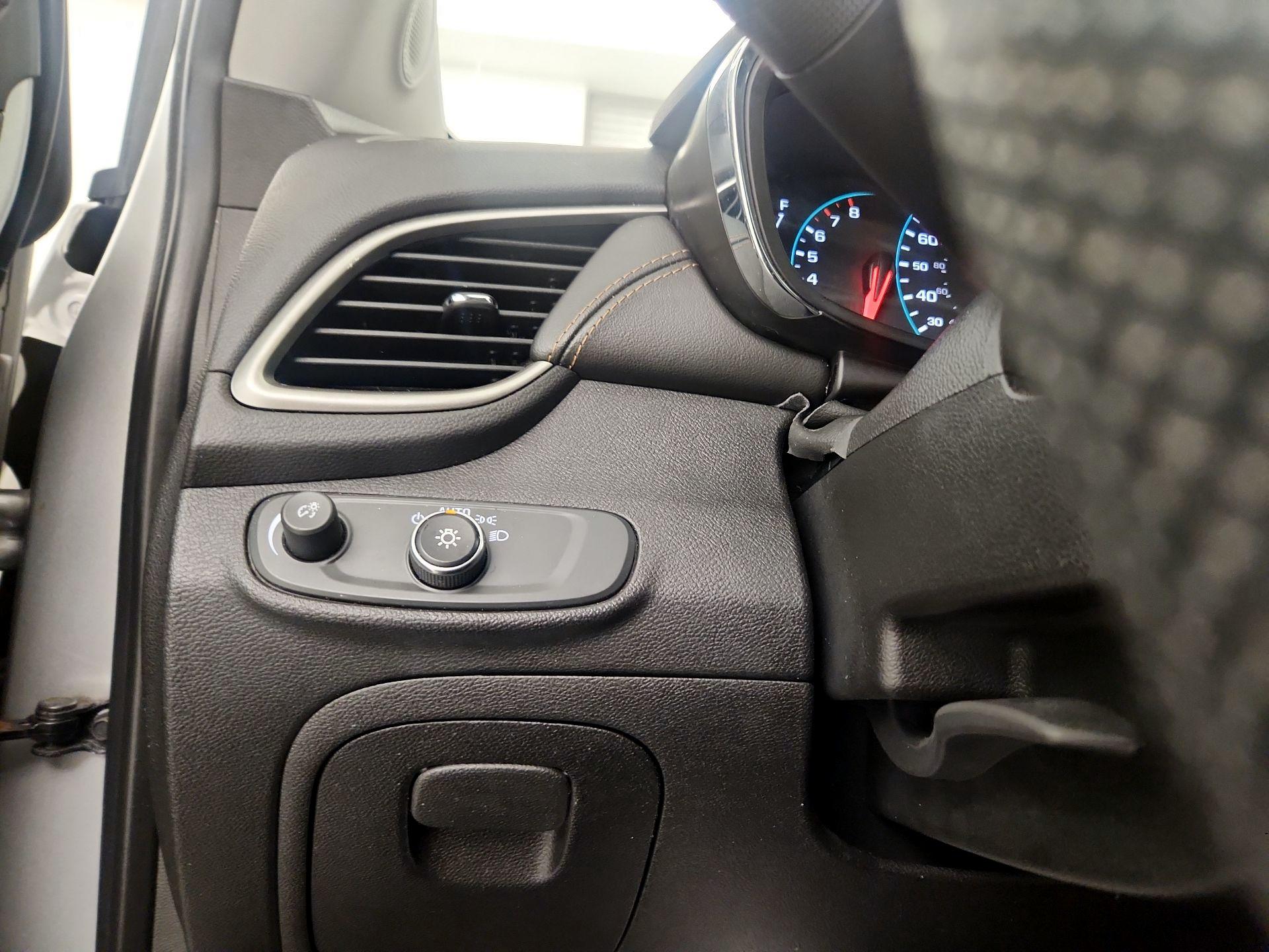 Thumbnail: 2019 Chevrolet Trax - 13