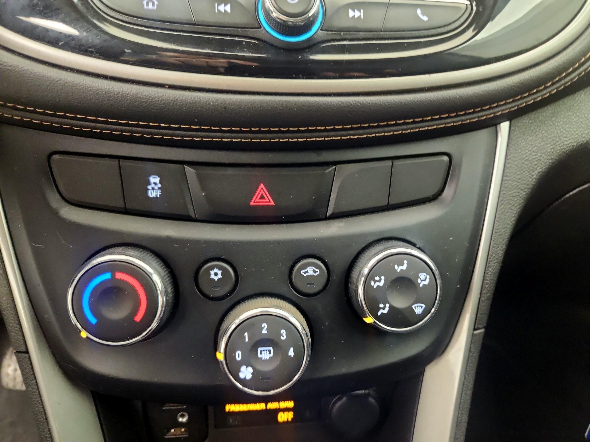 Thumbnail: 2019 Chevrolet Trax - 16