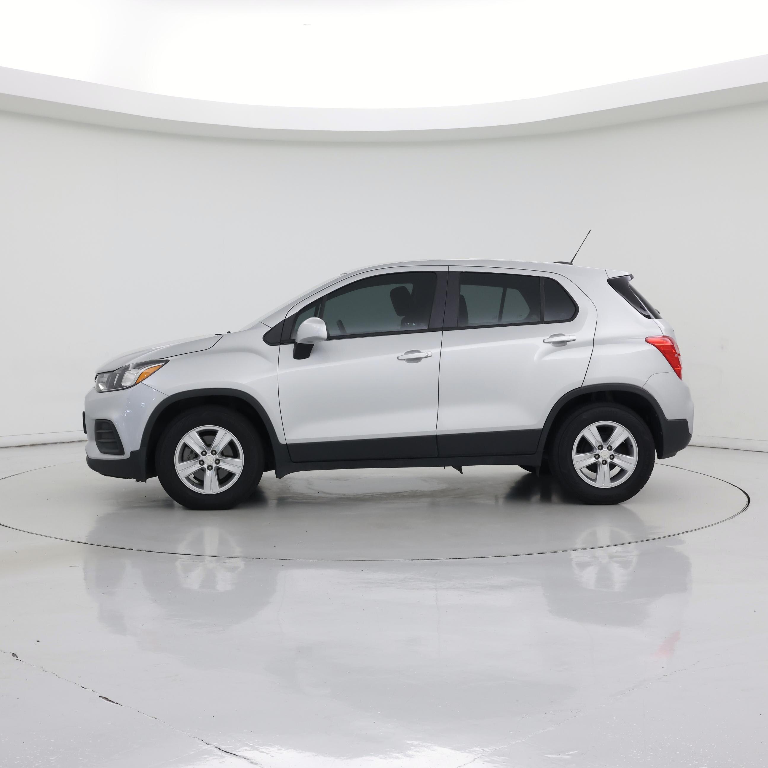 Thumbnail: 2019 Chevrolet Trax - 3