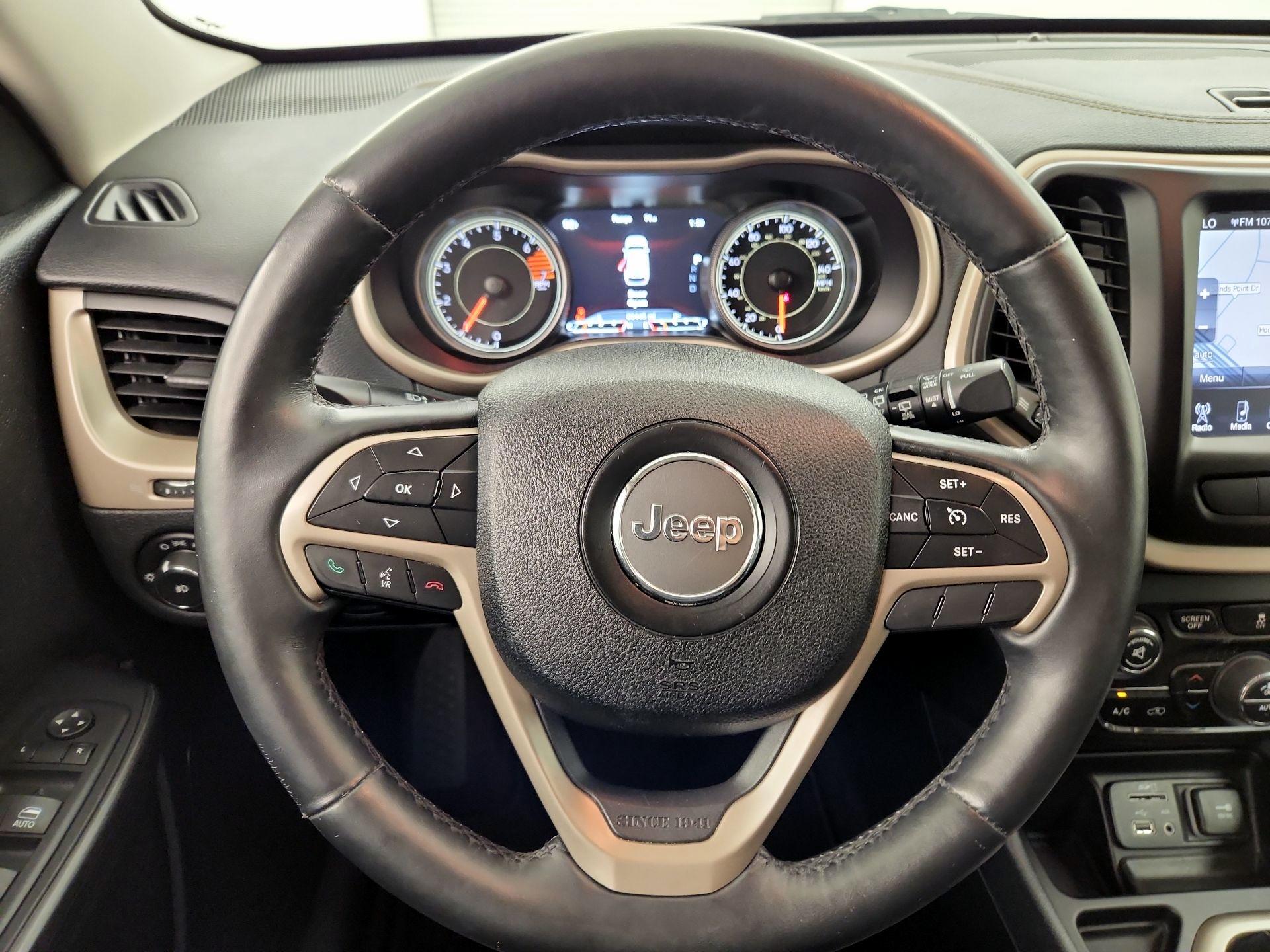 Thumbnail: 2016 Jeep Cherokee - 10