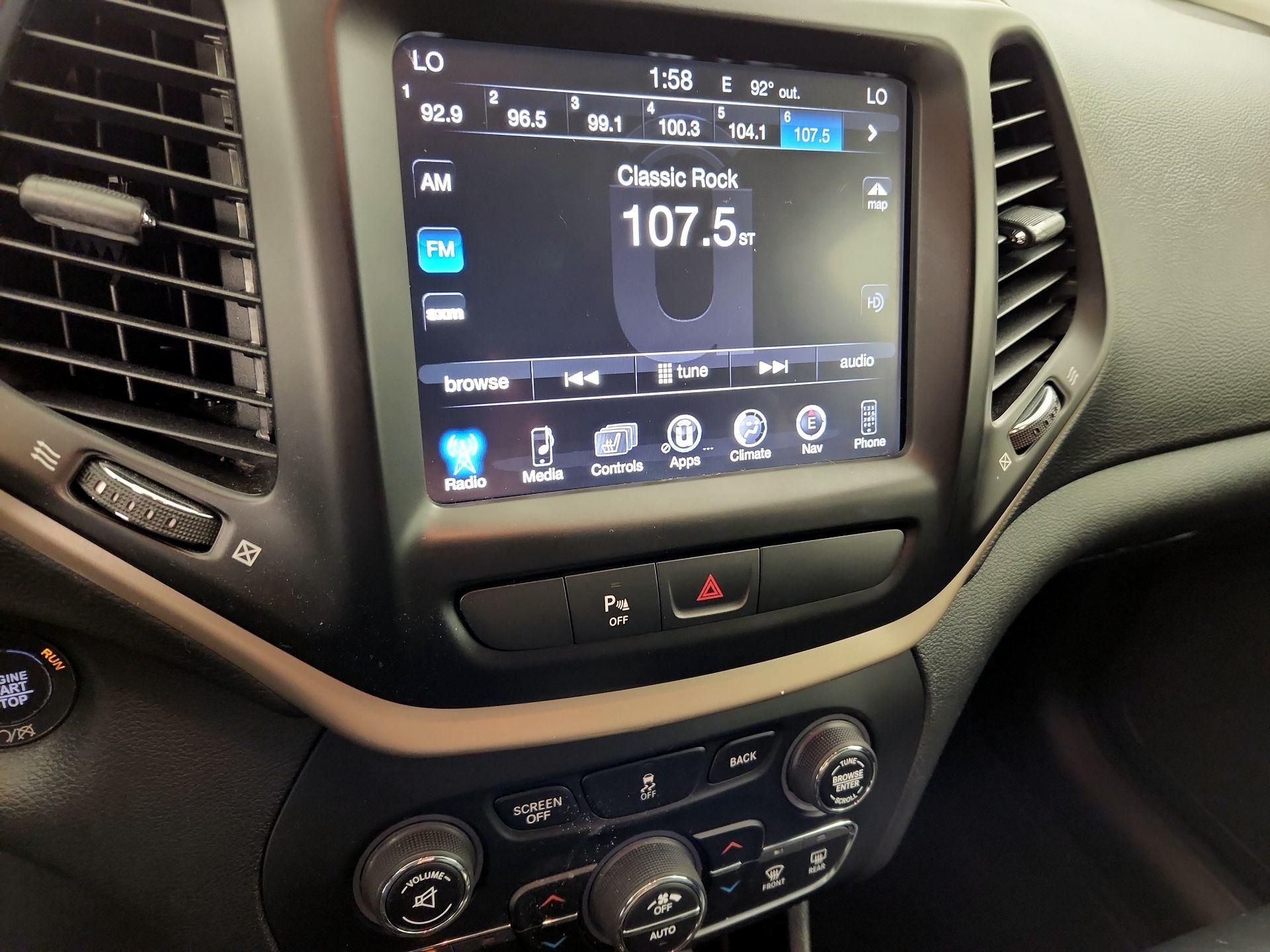 Thumbnail: 2016 Jeep Cherokee - 16